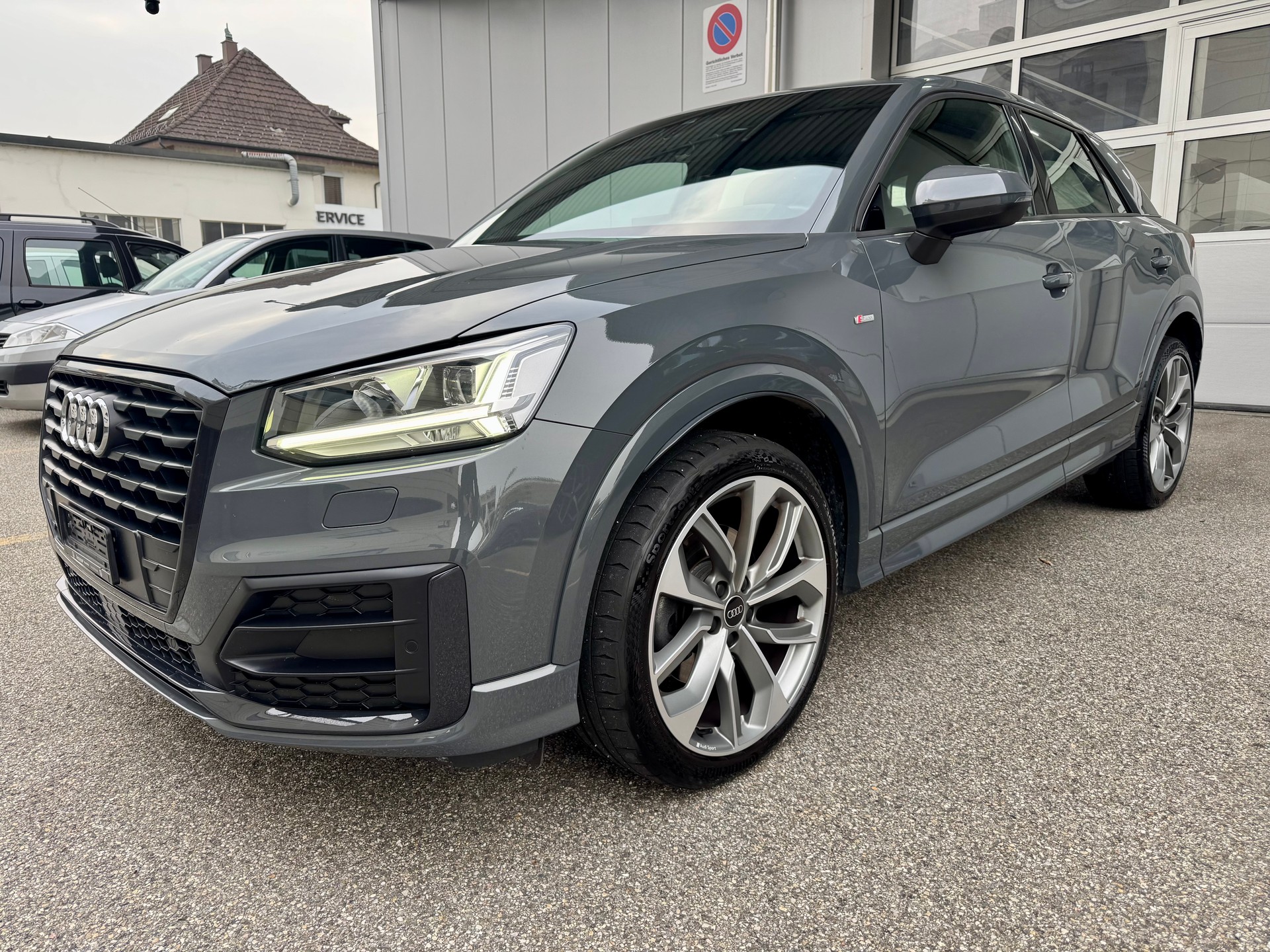 AUDI Q2 35 TFSI S-Line *ab MFK & Service*-image-2