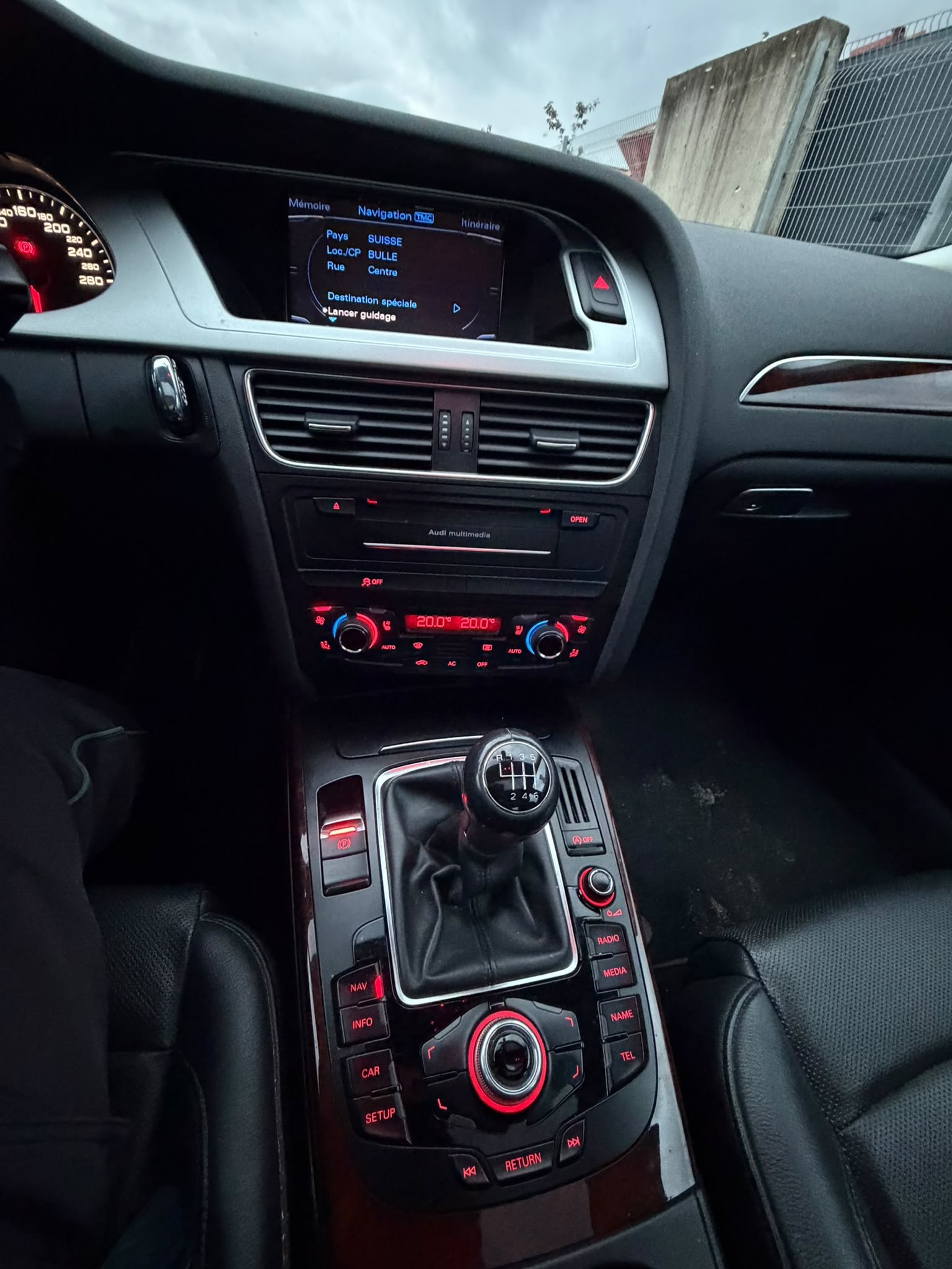 AUDI A4 Limousine 2.0 TFSI-image-11