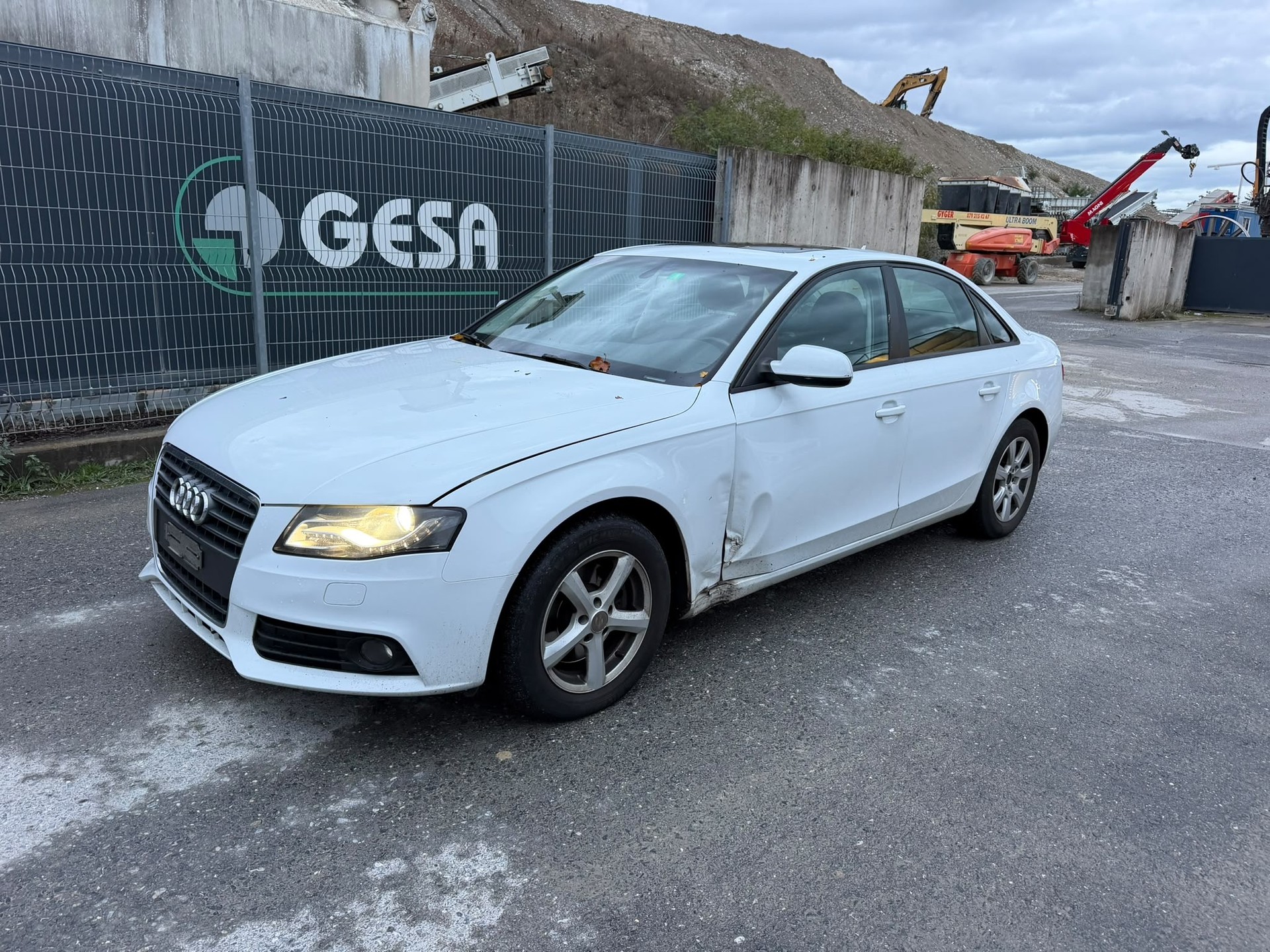 AUDI A4 Limousine 2.0 TFSI-image-2