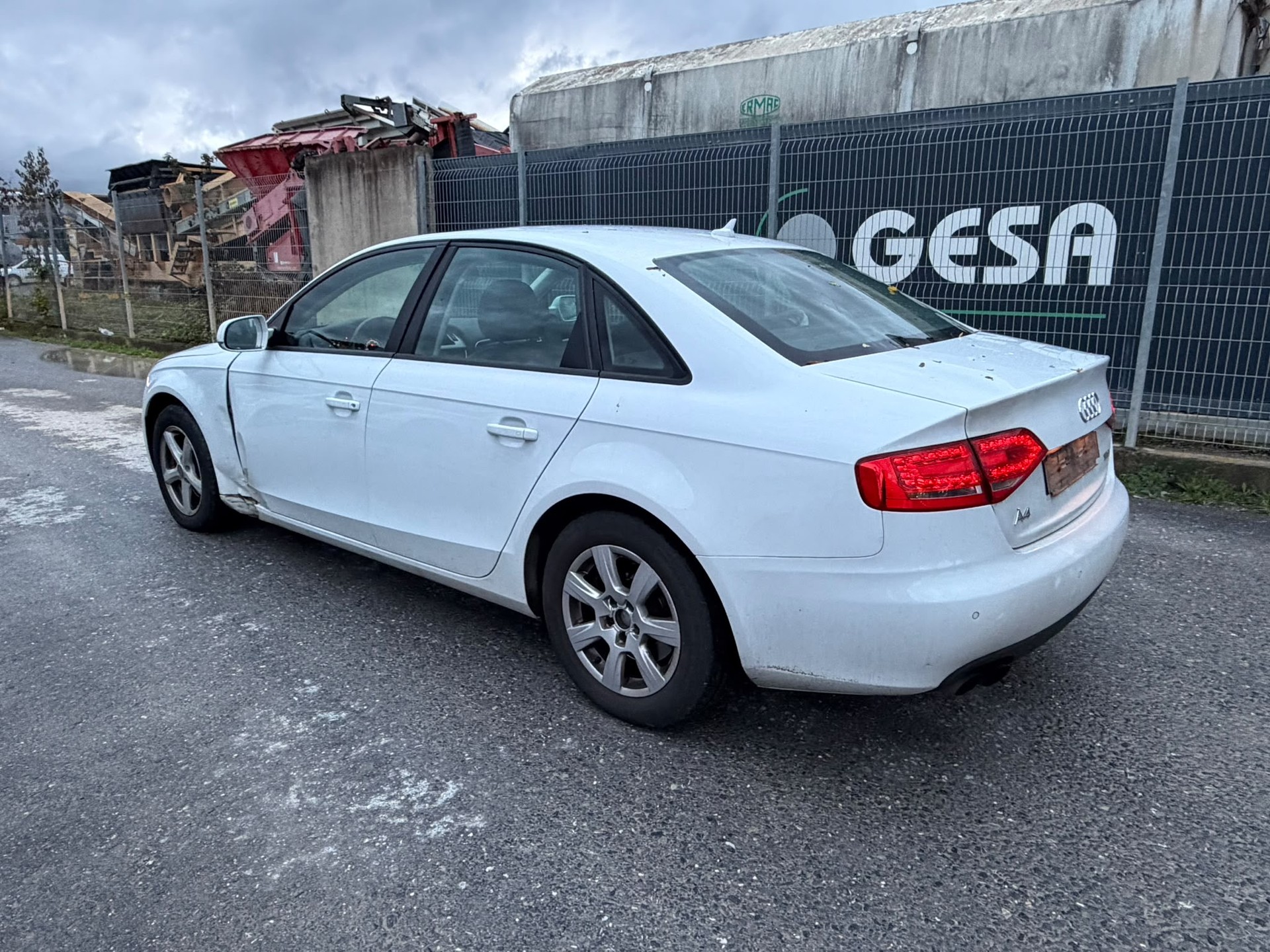 AUDI A4 Limousine 2.0 TFSI-image-4