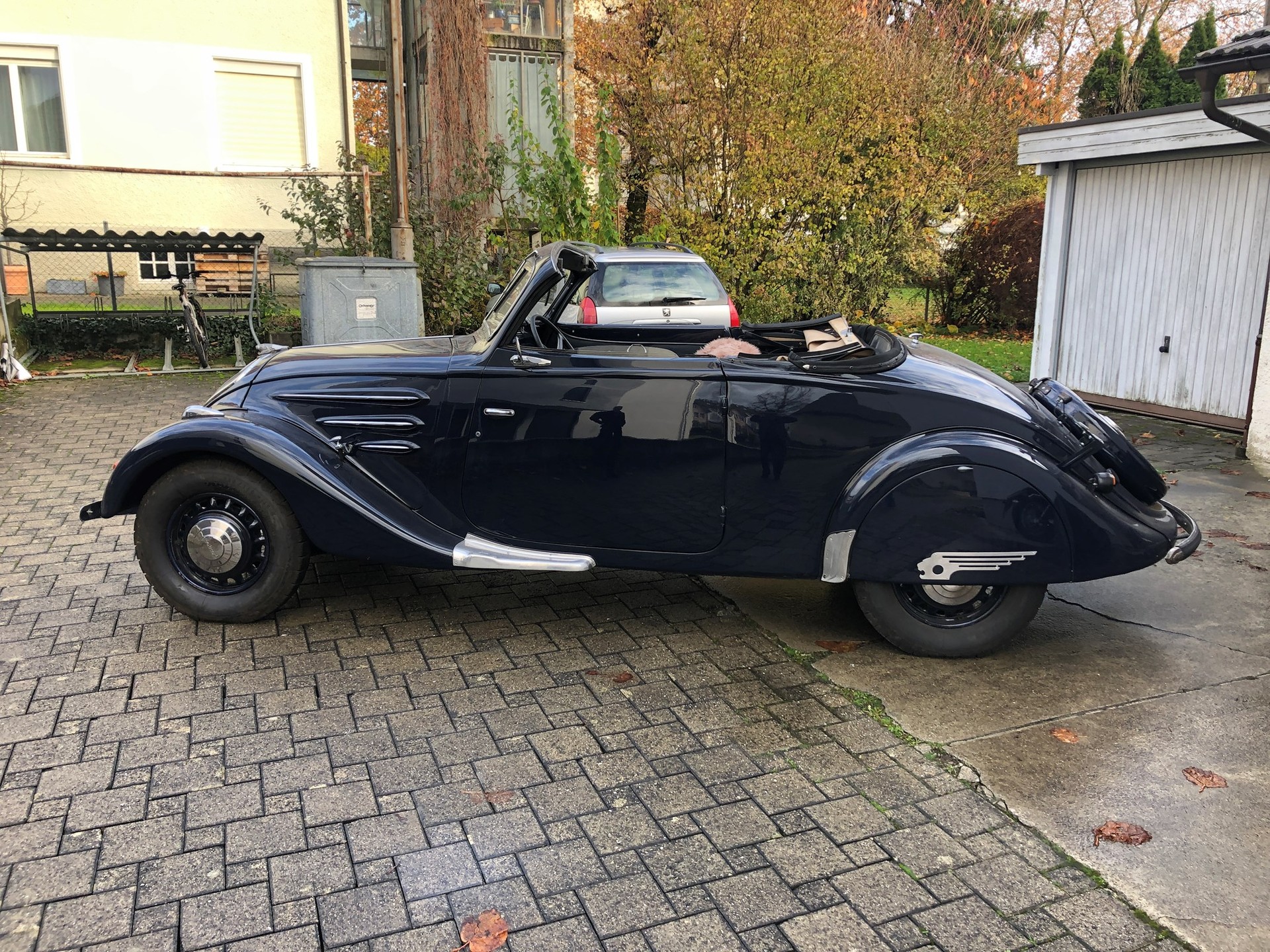 PEUGEOT 302 Cabrio-image-3