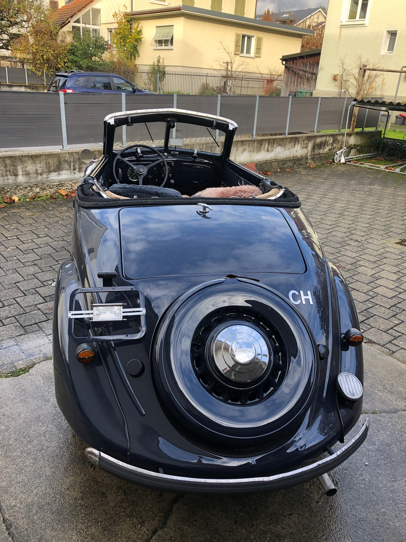 PEUGEOT 302 Cabrio-image-4