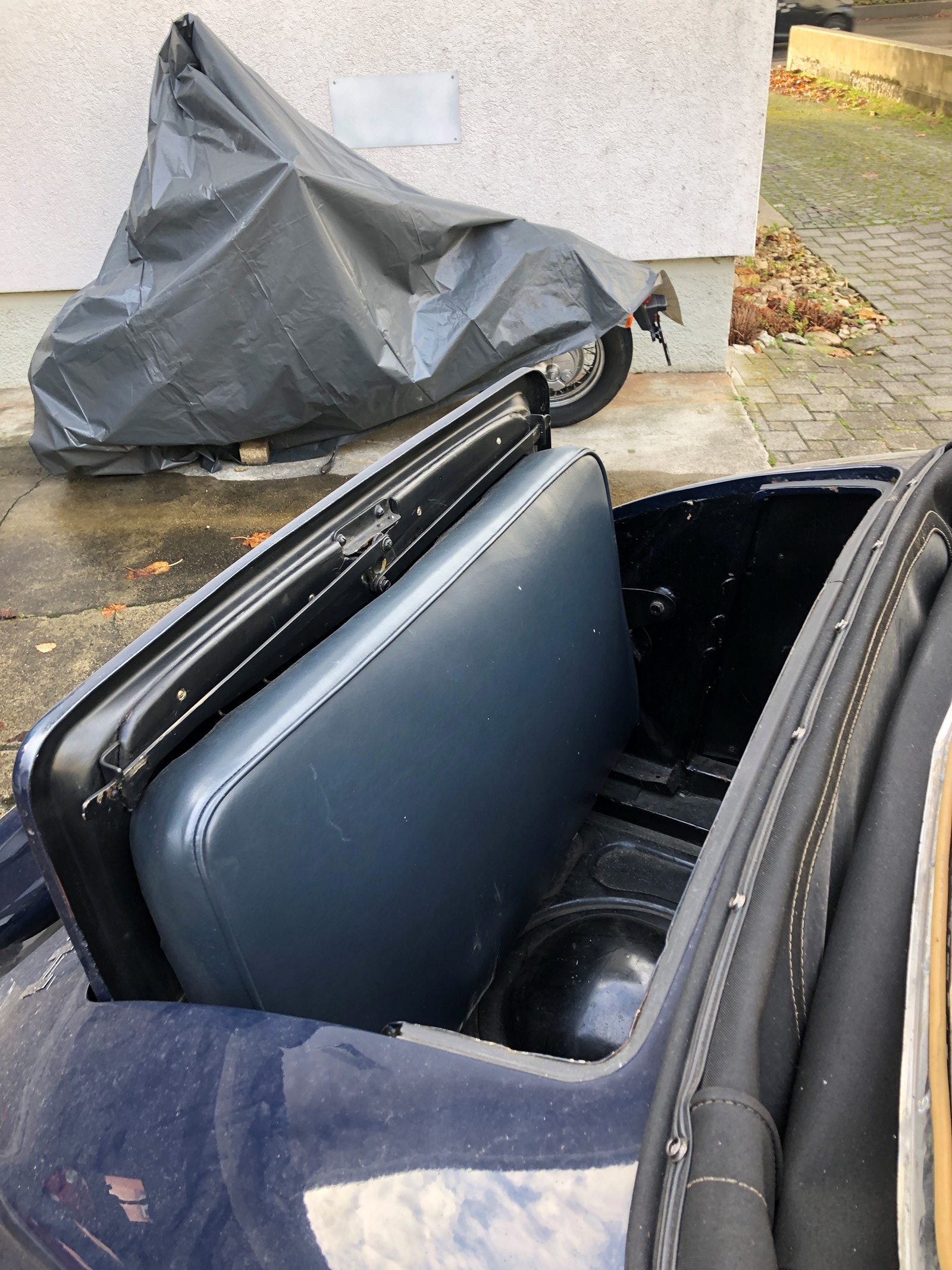 PEUGEOT 302 Cabrio-image-6