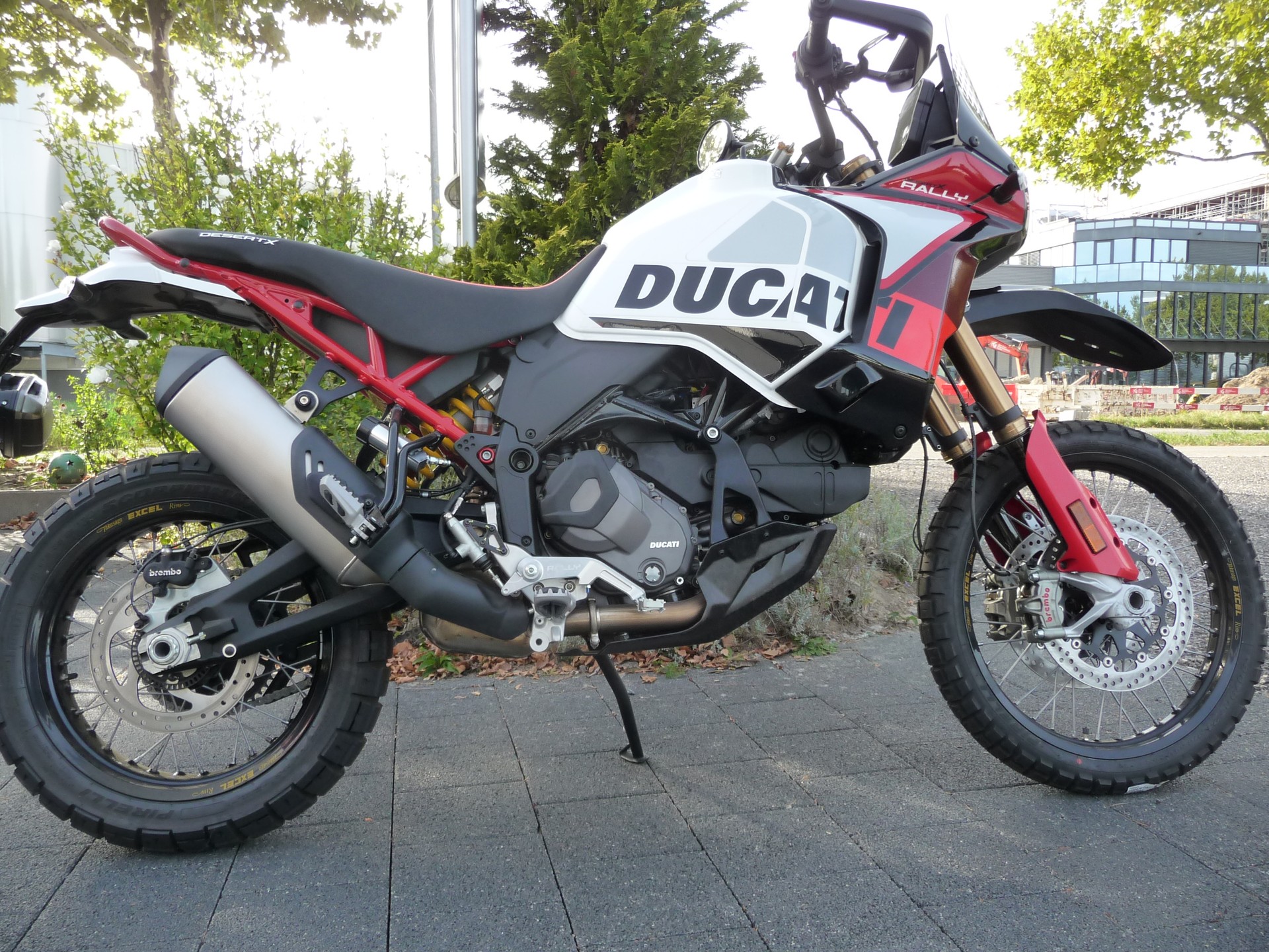 DUCATI Desert X Rally statt 22'990.- >> 19'900.-