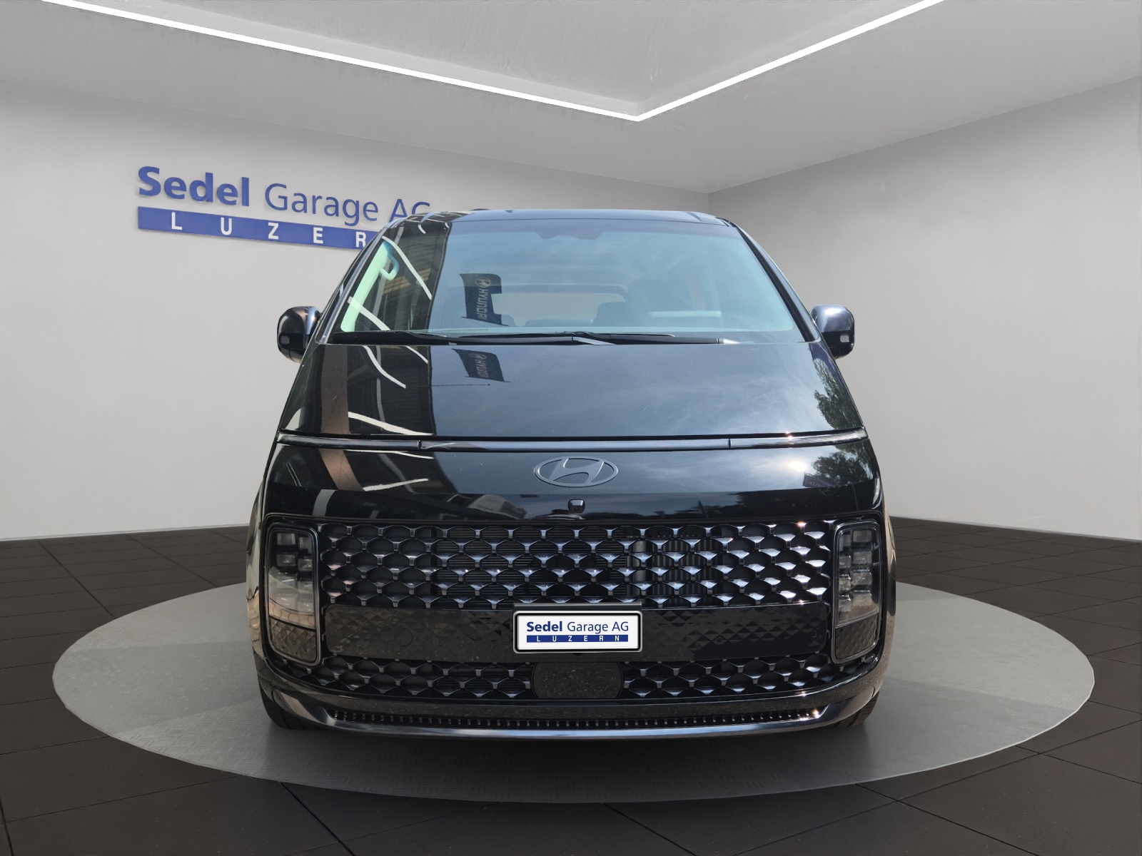 HYUNDAI Staria Premium 1.6 GDi HEV Vertex-image-1