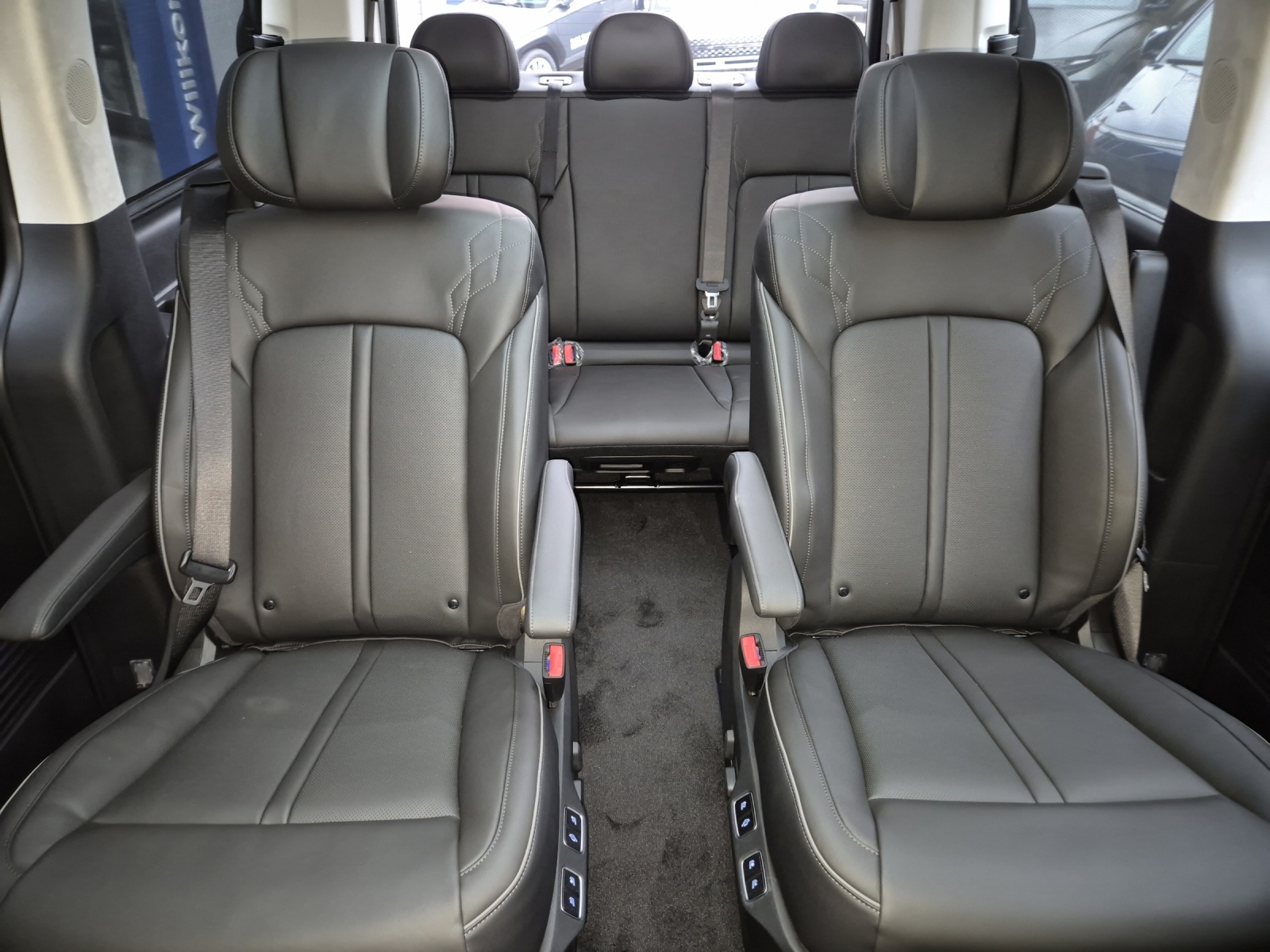 HYUNDAI Staria Premium 1.6 GDi HEV Vertex-image-10