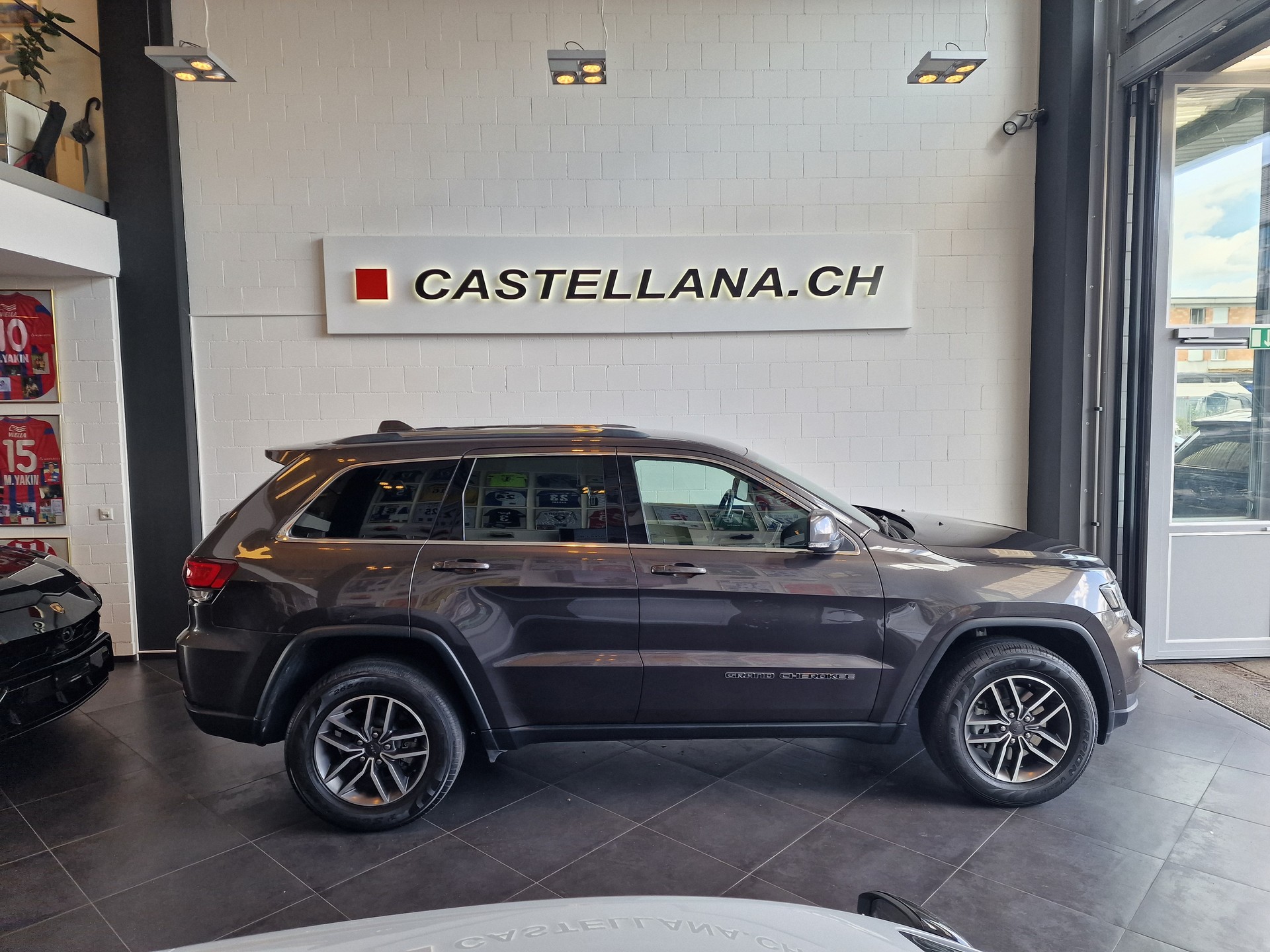 JEEP Grand Cherokee Laredo-image-4