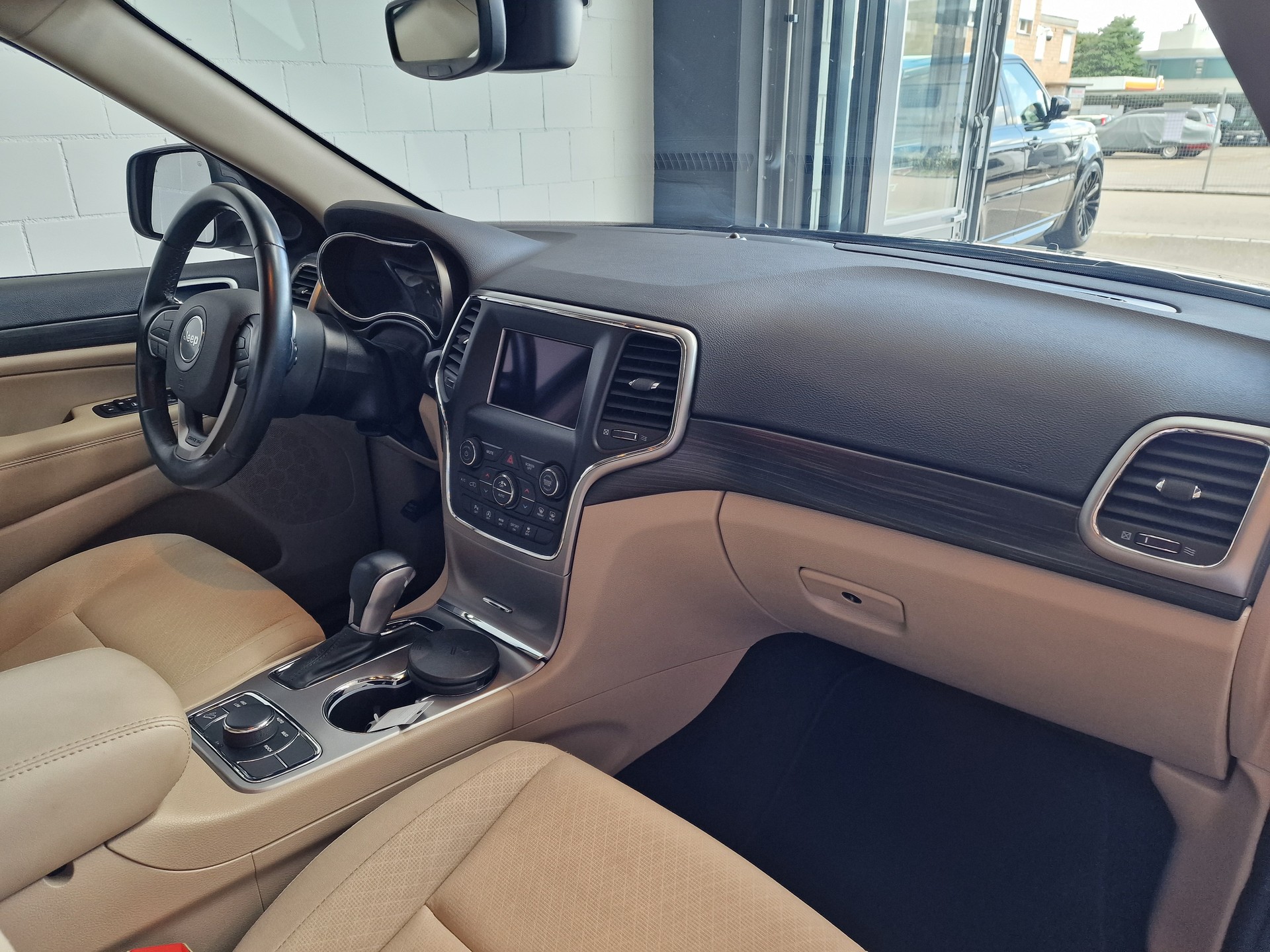 JEEP Grand Cherokee Laredo-image-20