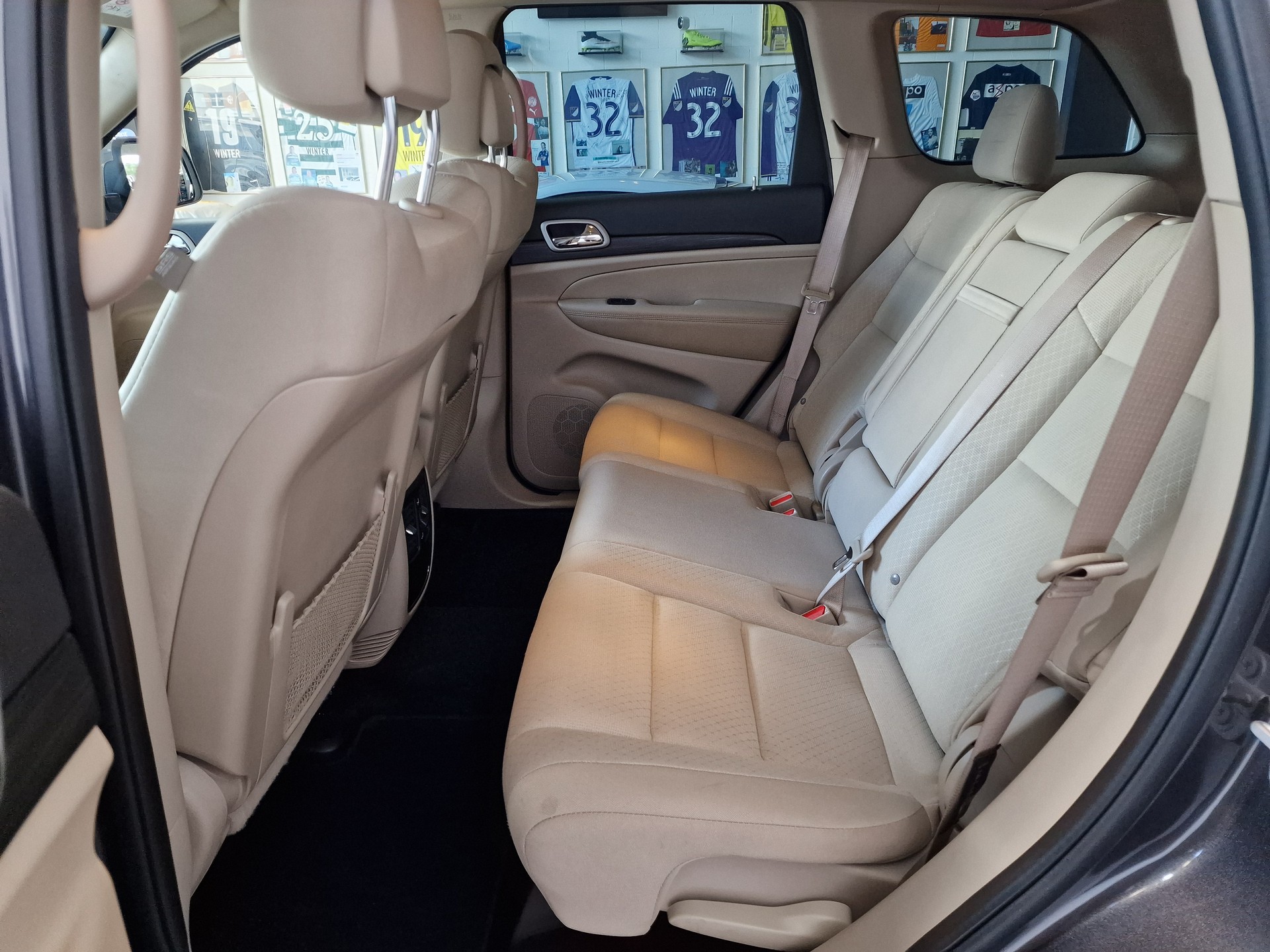 JEEP Grand Cherokee Laredo-image-15