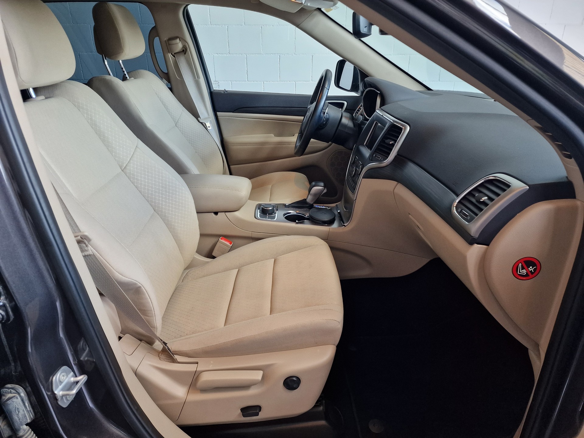 JEEP Grand Cherokee Laredo-image-19