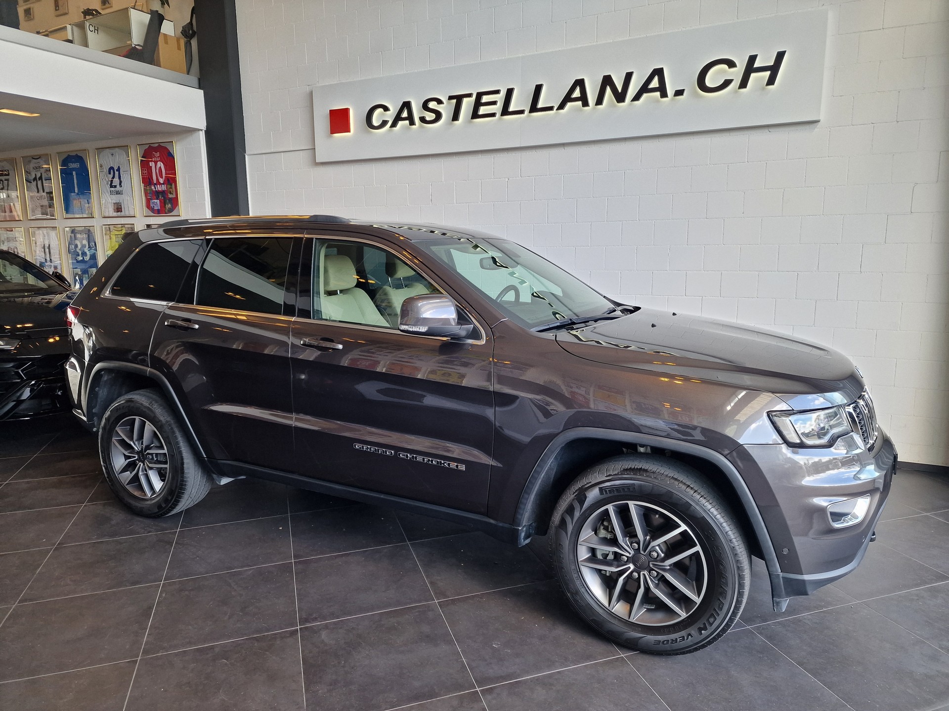 JEEP Grand Cherokee Laredo-image-0