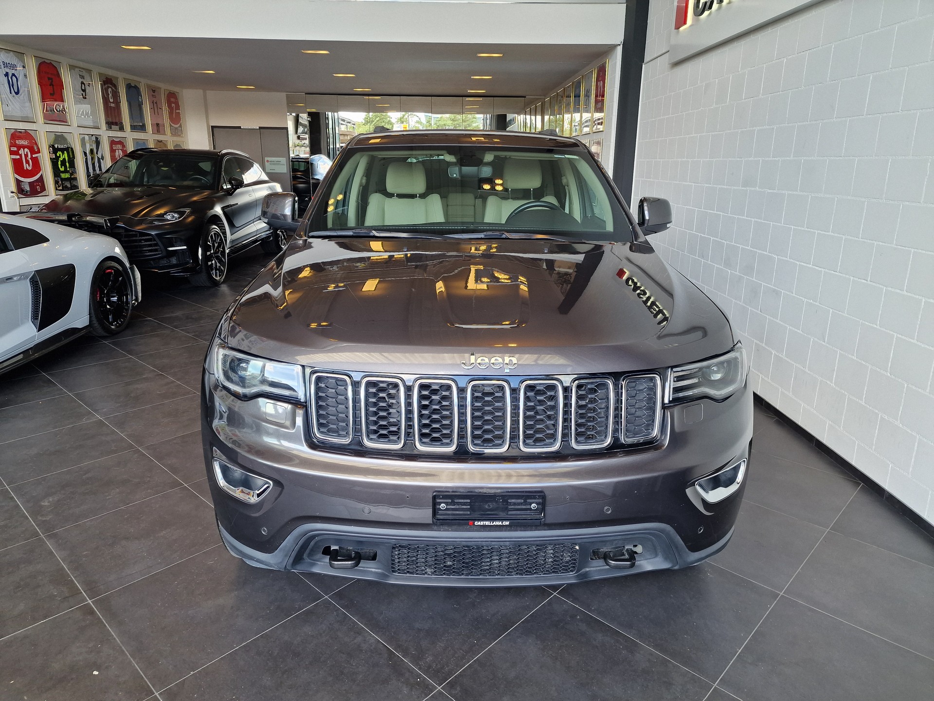 JEEP Grand Cherokee Laredo-image-1