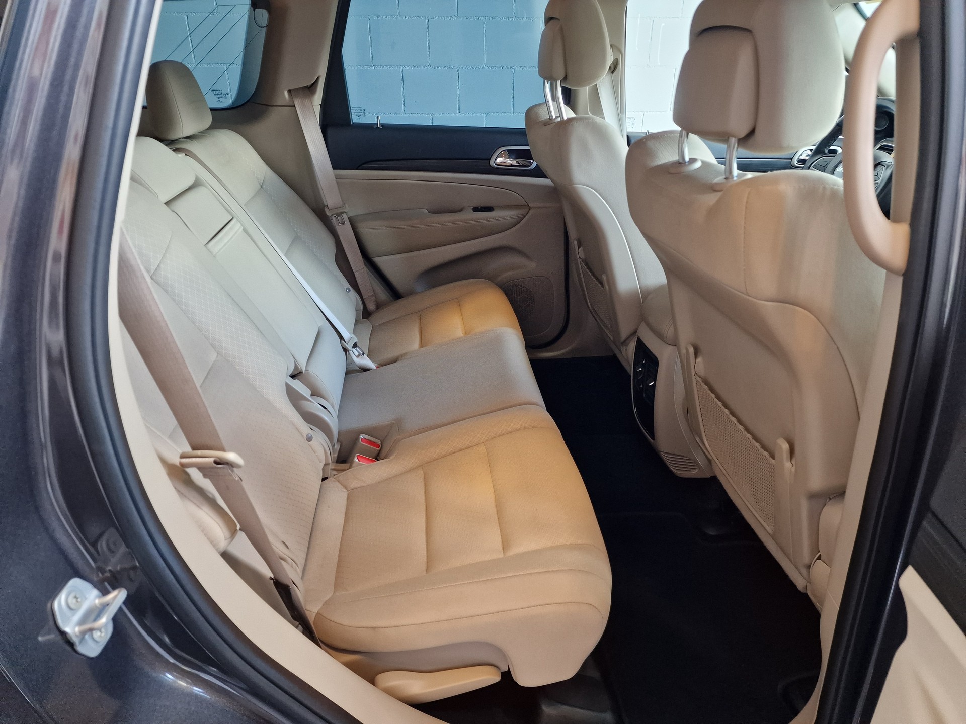 JEEP Grand Cherokee Laredo-image-17