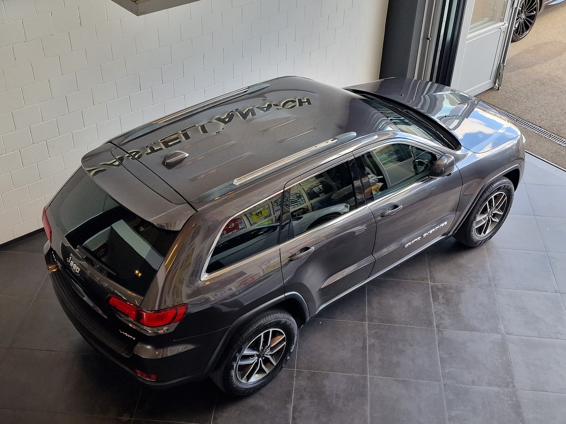 JEEP Grand Cherokee Laredo-image-7