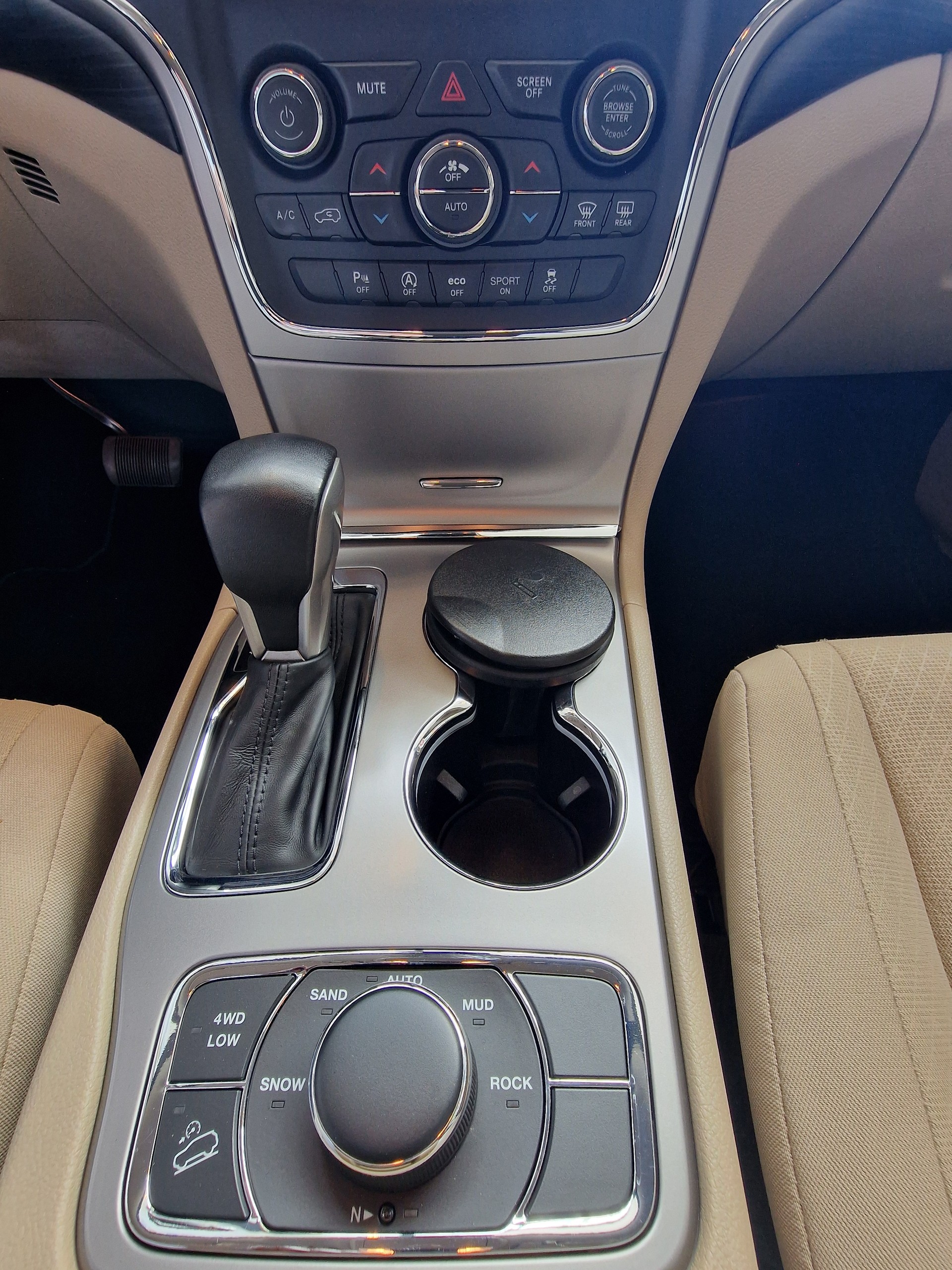 JEEP Grand Cherokee Laredo-image-21