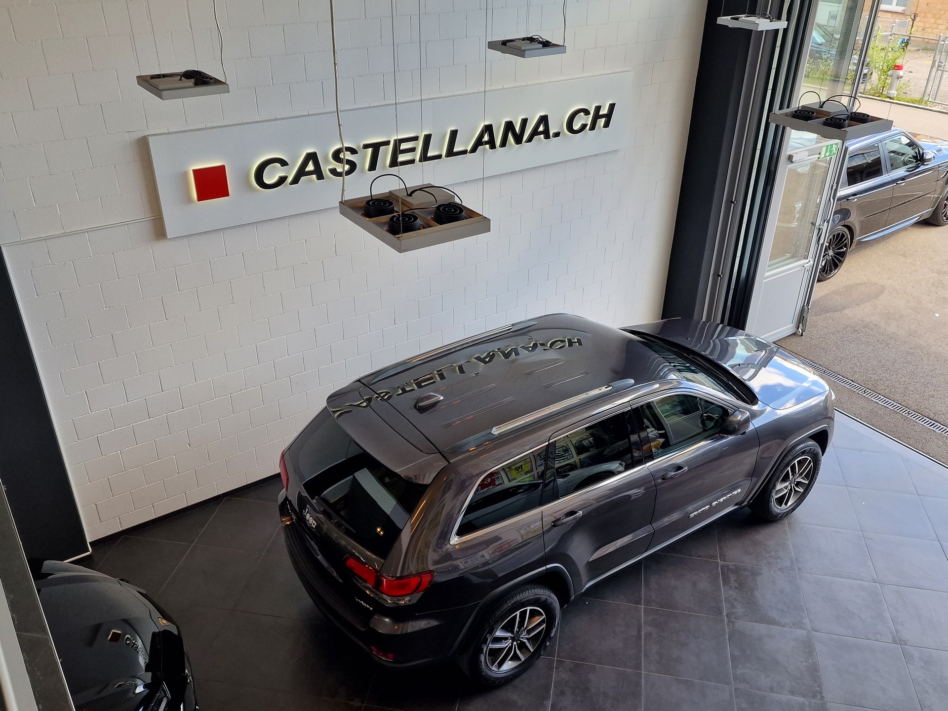 JEEP Grand Cherokee Laredo-image-8