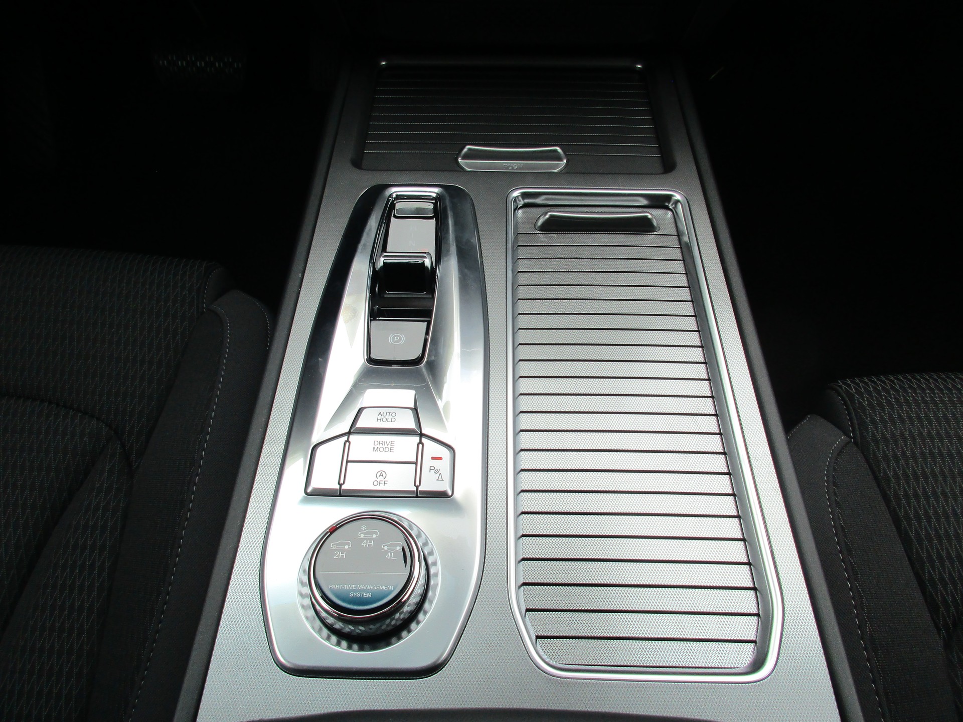 KGM-SsangYong Rexton 2.2 CRDi Platinum 4WD AT-image-8