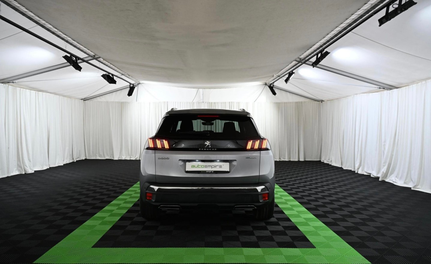PEUGEOT 3008 300e Hybrid4 GT EAT8-image-5