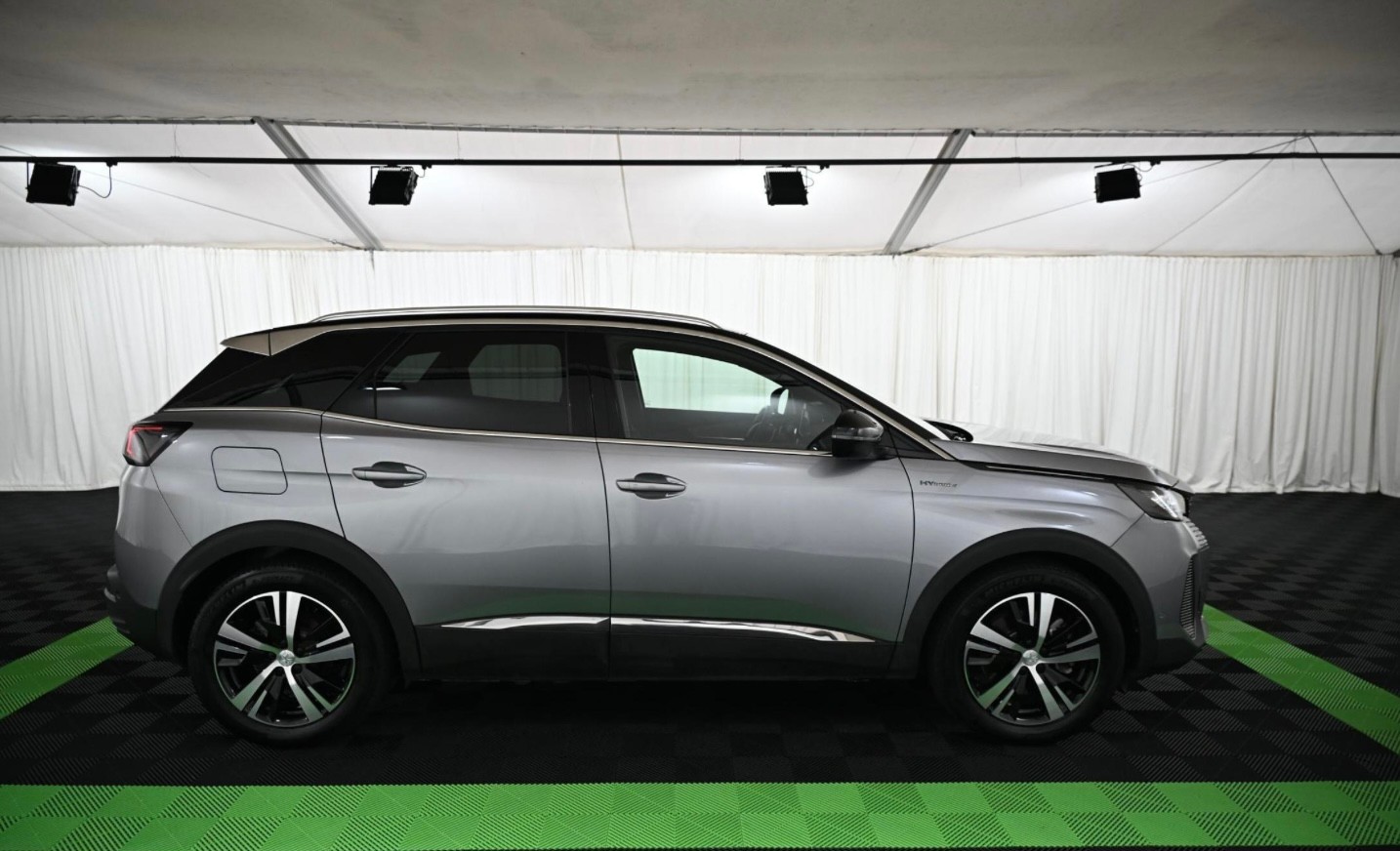 PEUGEOT 3008 300e Hybrid4 GT EAT8-image-6