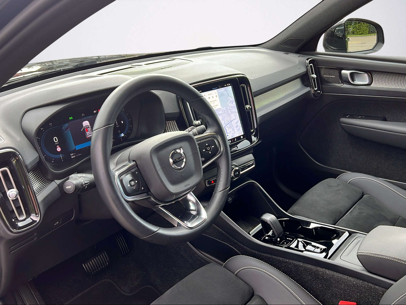 VOLVO XC40 B4 Benzin Mild Hybrid AWD Plus Dark DCT-image-11
