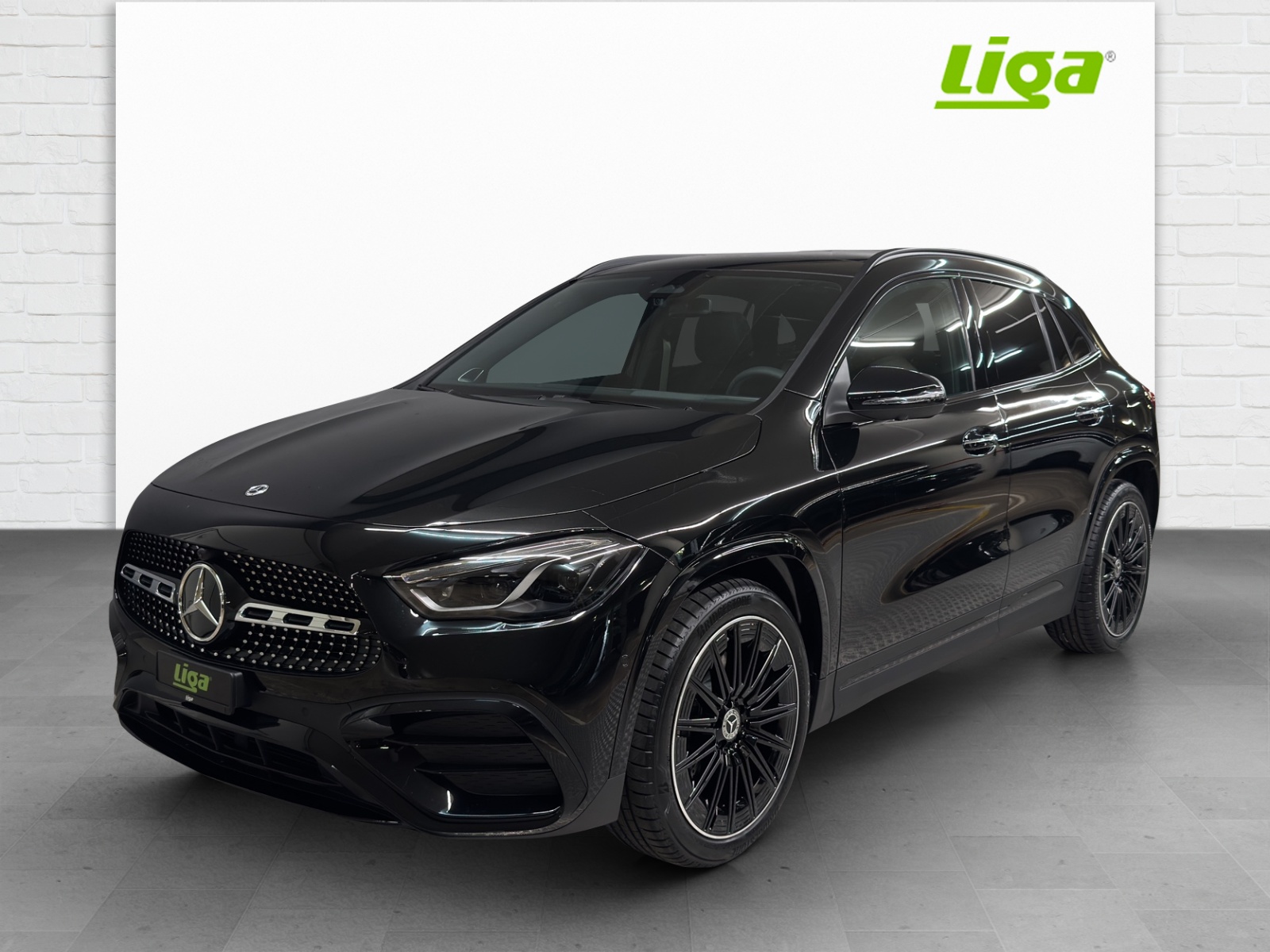 MERCEDES-BENZ GLA 250 AMG Line 4 Matic Swiss Star-image-1