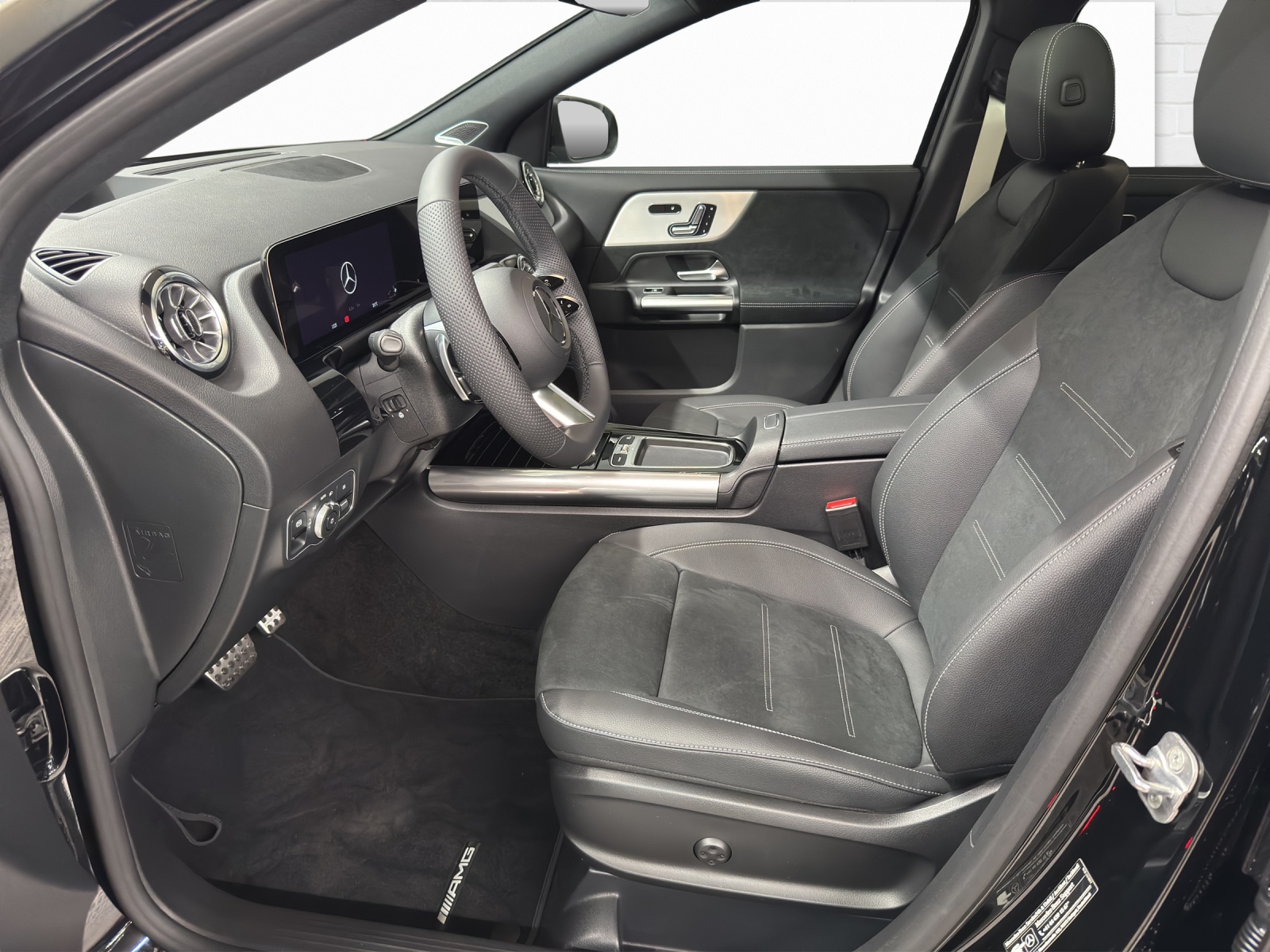 MERCEDES-BENZ GLA 250 AMG Line 4 Matic Swiss Star-image-6