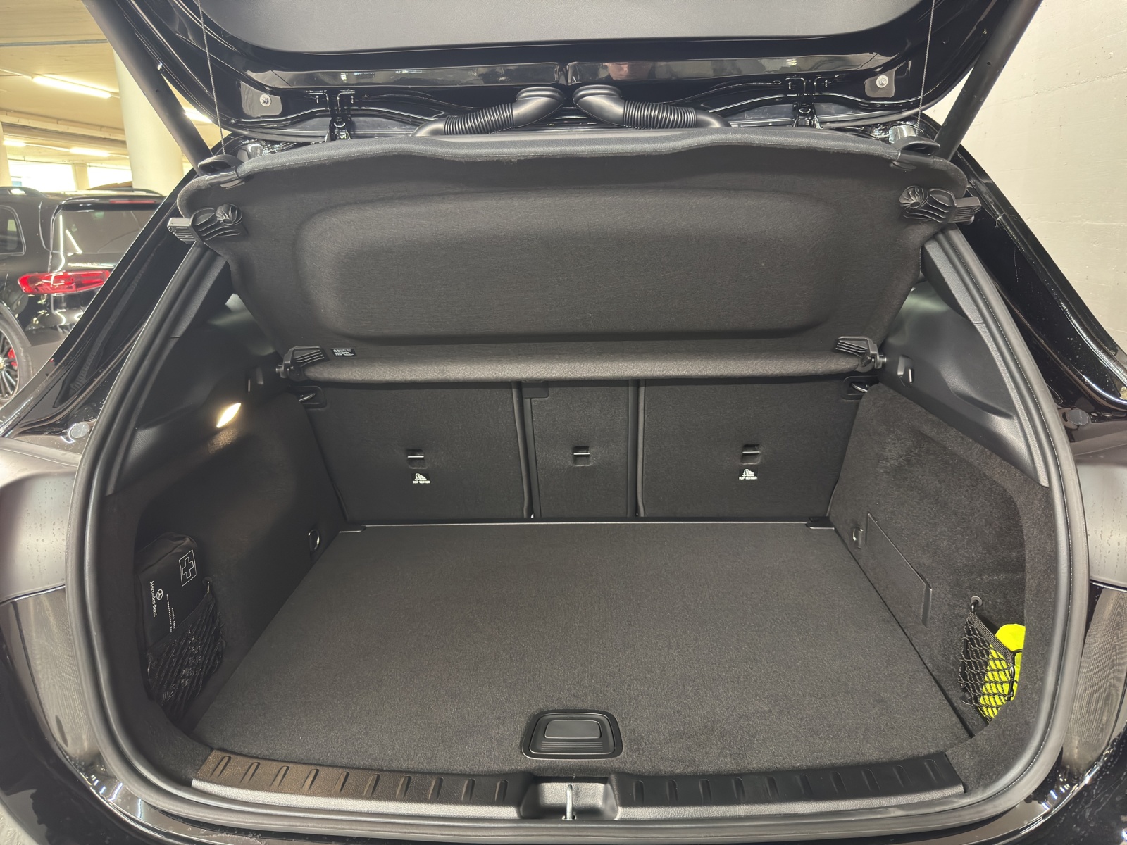 MERCEDES-BENZ GLA 250 AMG Line 4 Matic Swiss Star-image-10