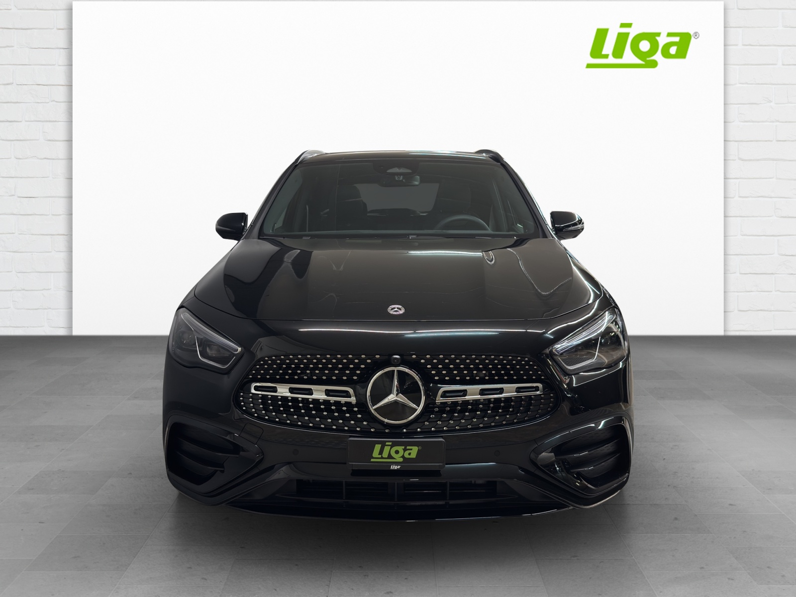 MERCEDES-BENZ GLA 250 AMG Line 4 Matic Swiss Star-image-2
