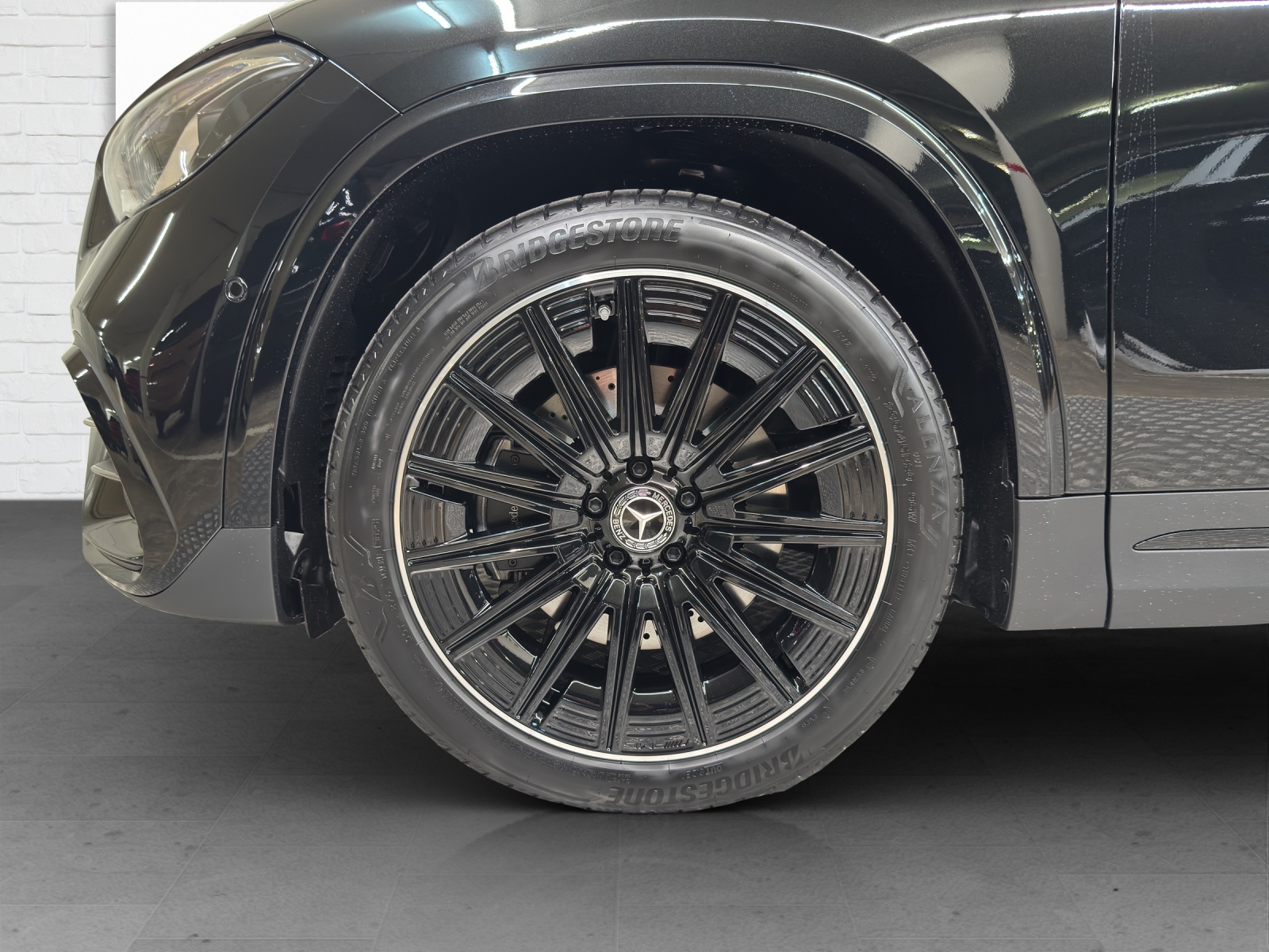 MERCEDES-BENZ GLA 250 AMG Line 4 Matic Swiss Star-image-5
