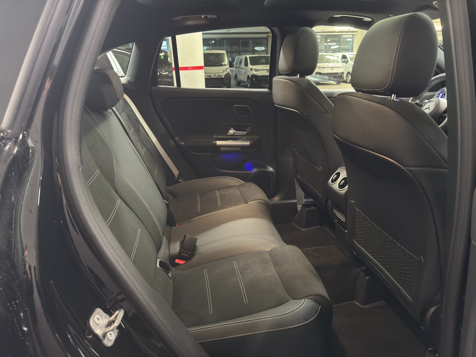 MERCEDES-BENZ GLA 250 AMG Line 4 Matic Swiss Star-image-9