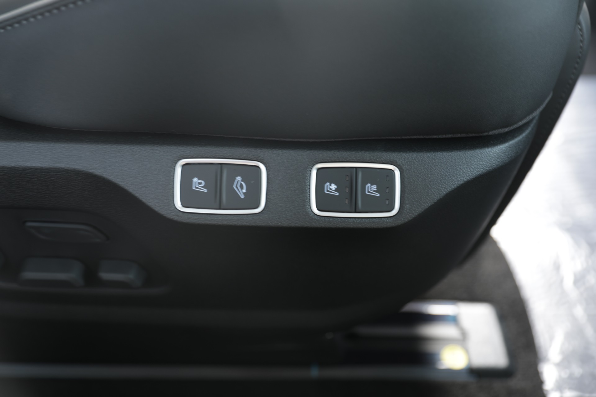 HYUNDAI Staria Premium 1.6 T-GDi HEV Vertex A-image-18