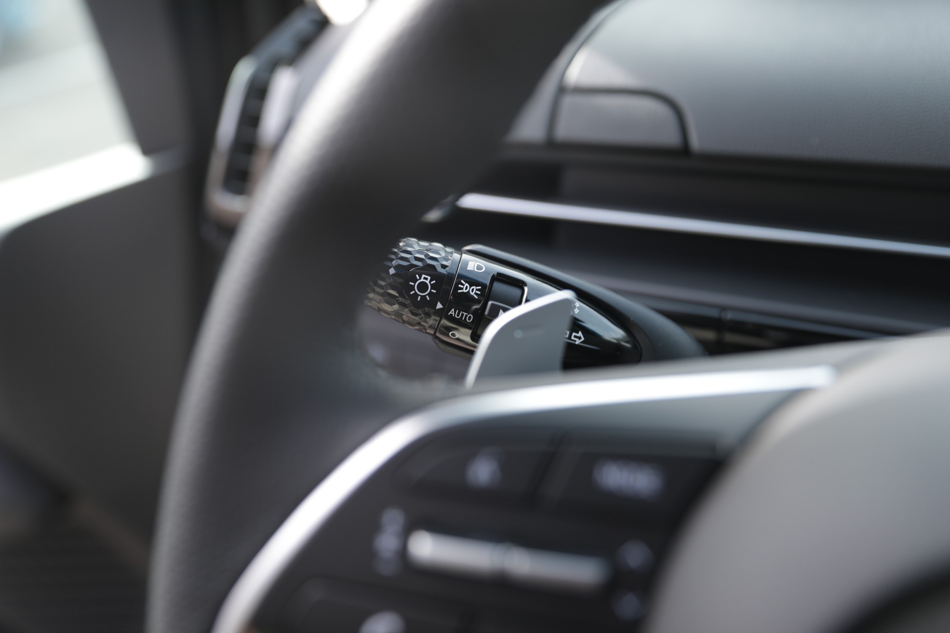 HYUNDAI Staria Premium 1.6 T-GDi HEV Vertex A-image-13