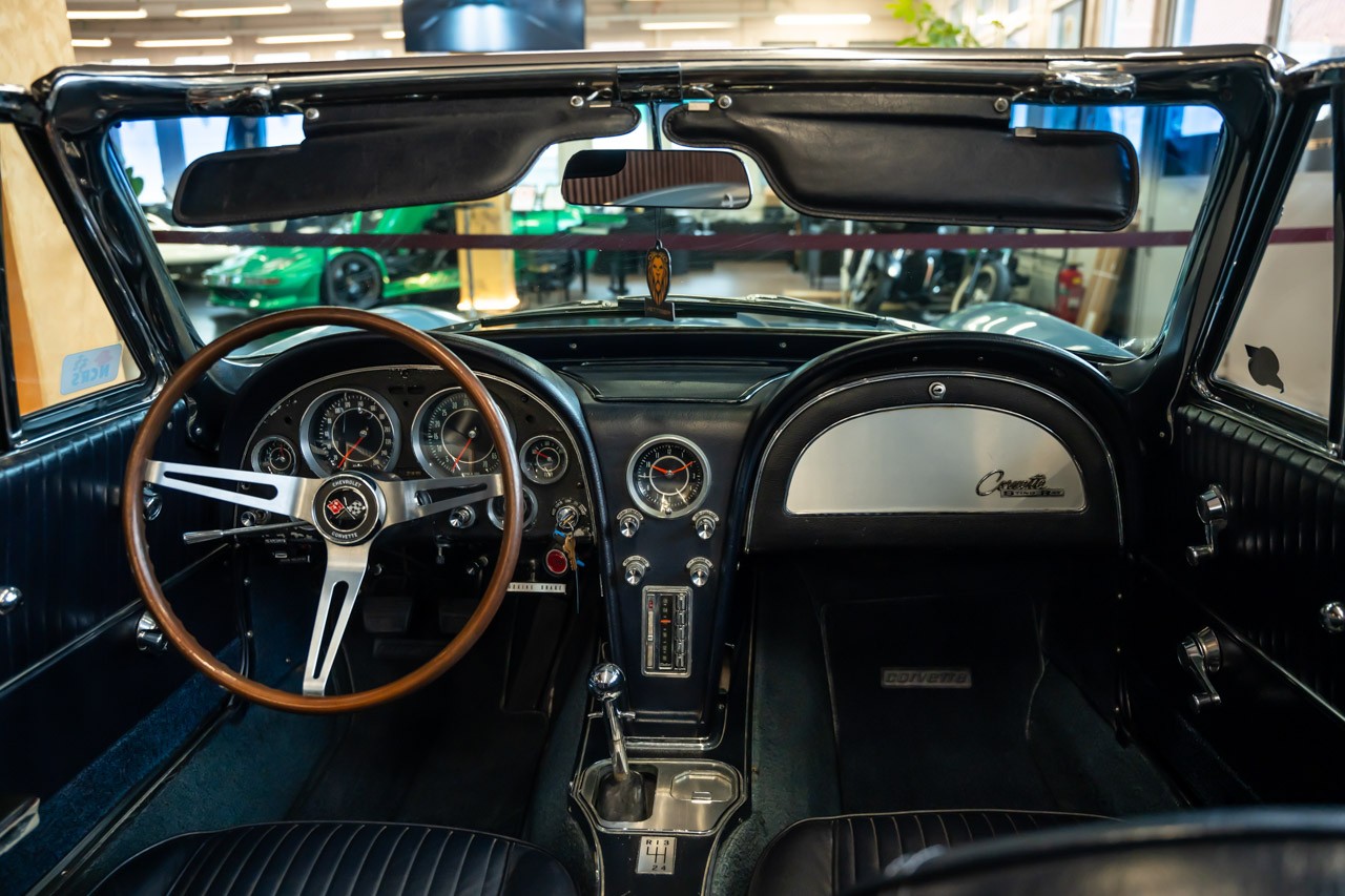 CHEVROLET CORVETTE STINGRAY-image-11