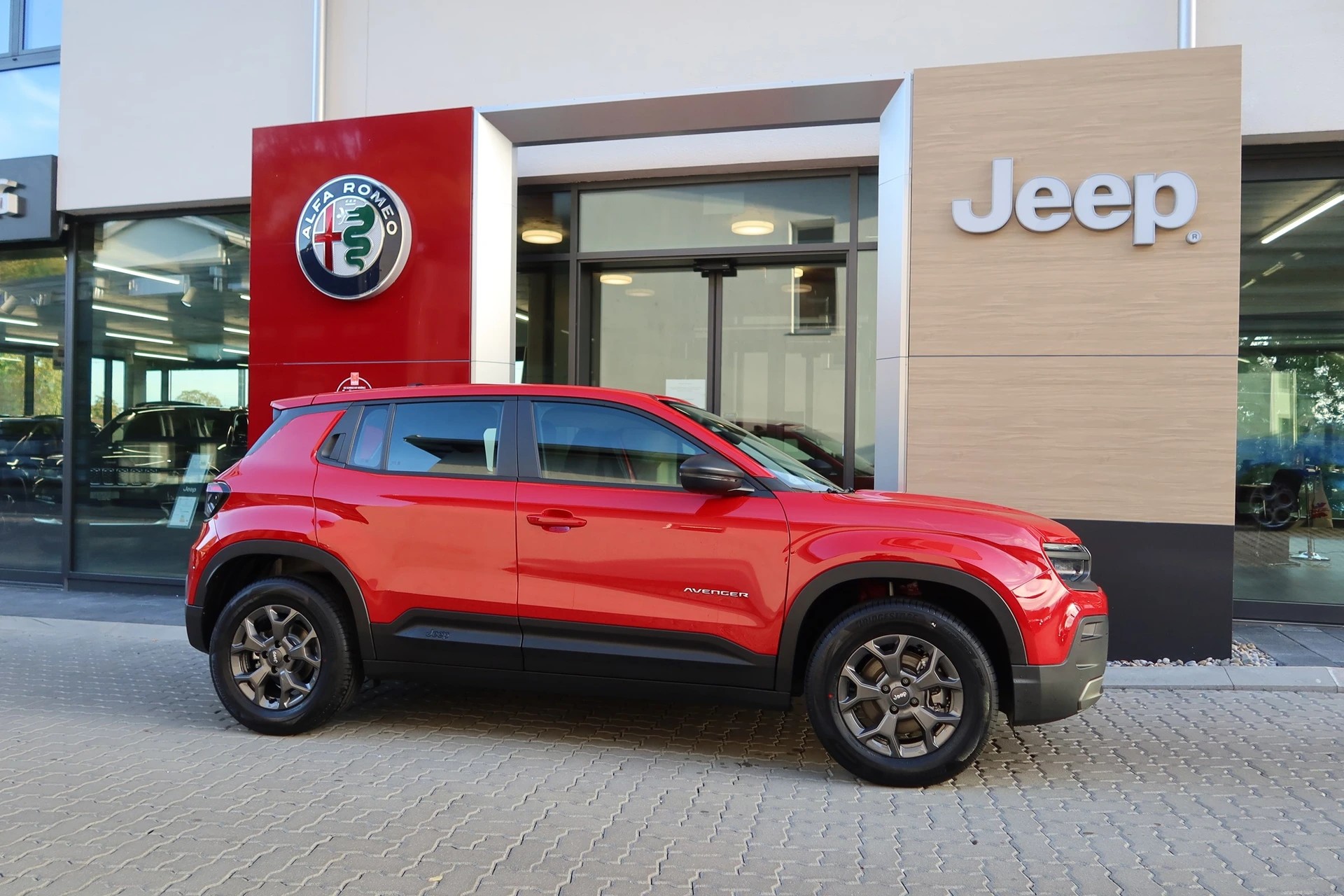 JEEP Avenger 54kWh Longitude-image-0