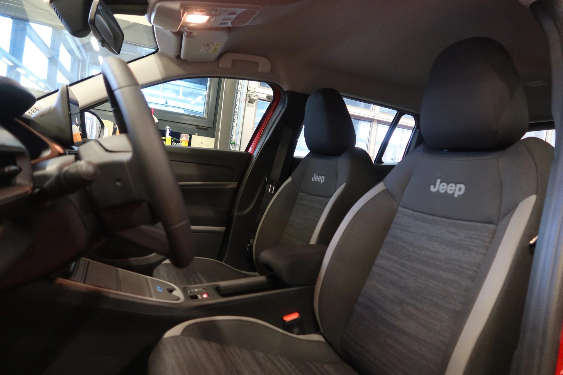JEEP Avenger 54kWh Longitude-image-8