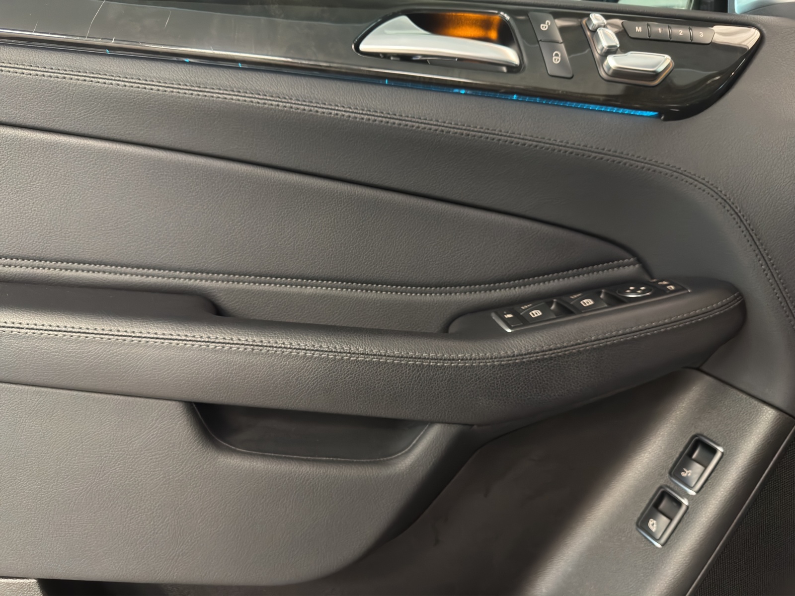 MERCEDES-BENZ GLE 350 d Executive 4M-image-12