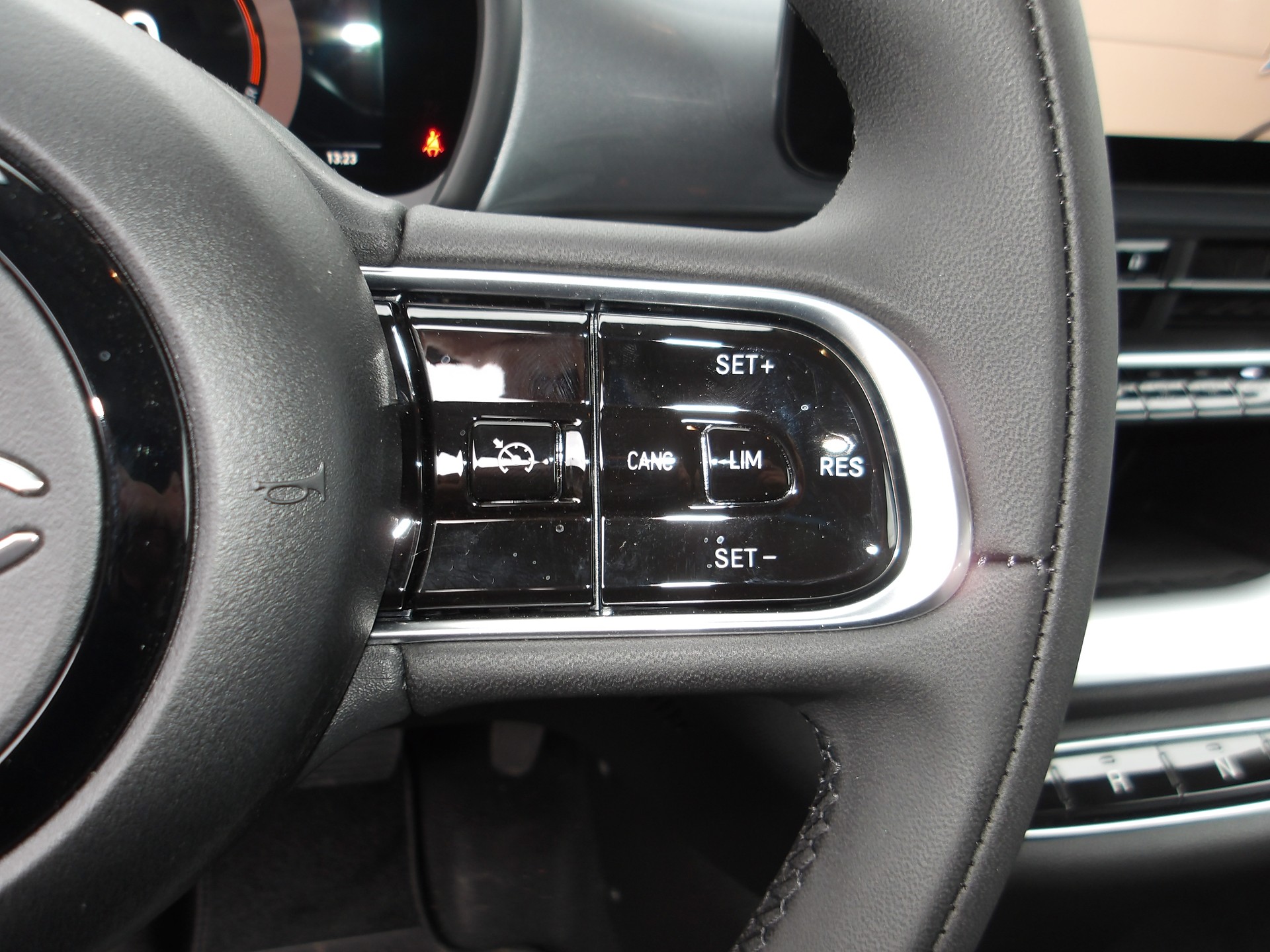 FIAT 500 electric 87 kW Icon-image-12
