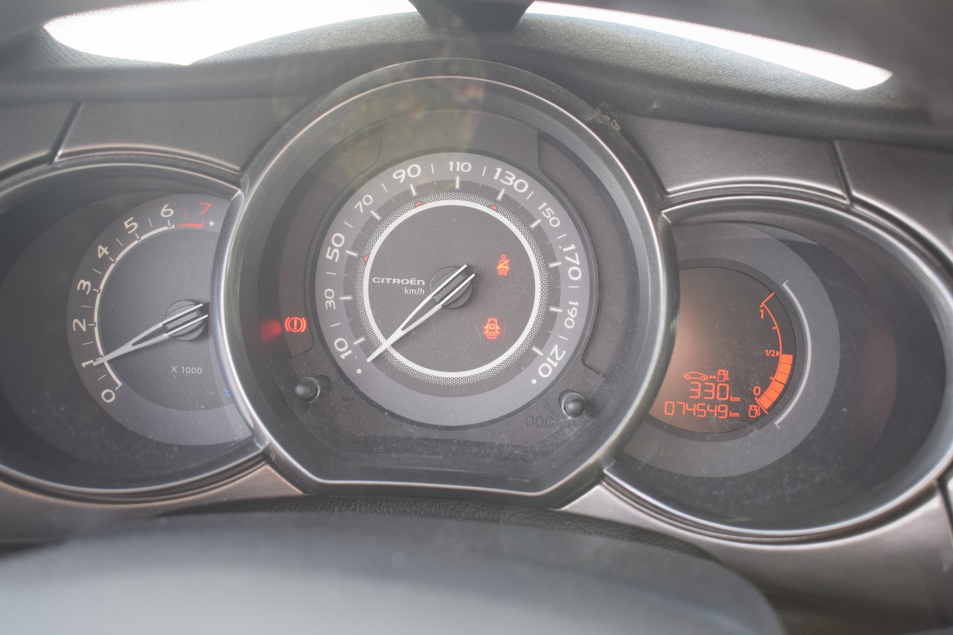 CITROEN C3 1.6i 16V Exclusive-image-9