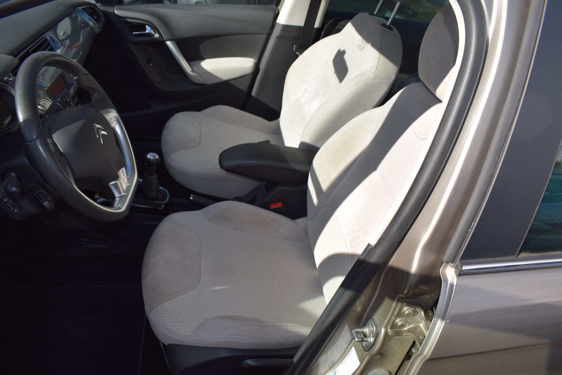 CITROEN C3 1.6i 16V Exclusive-image-7