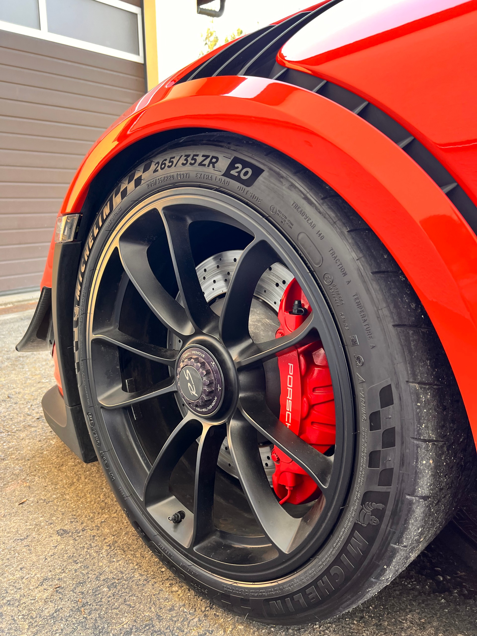PORSCHE 911 GT3 RS Manthey-image-6