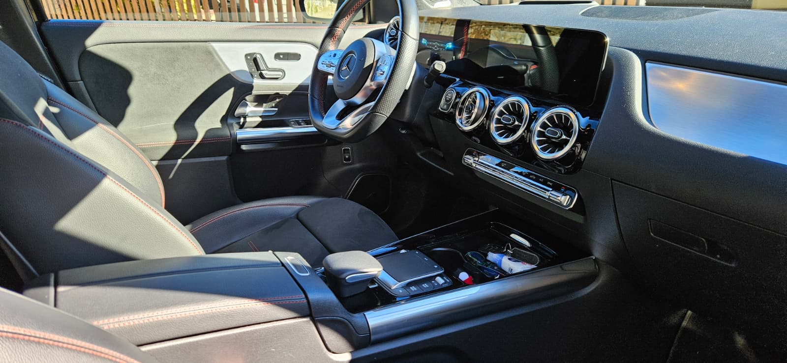 MERCEDES-BENZ GLA 250 4Matic AMG Line 8G-DCT-image-1