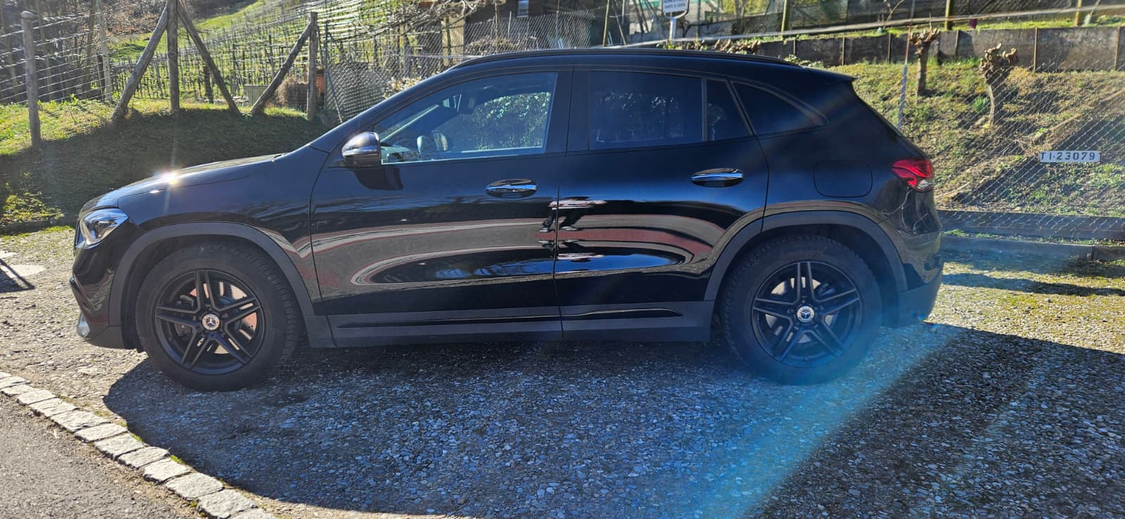 MERCEDES-BENZ GLA 250 4Matic AMG Line 8G-DCT-image-4