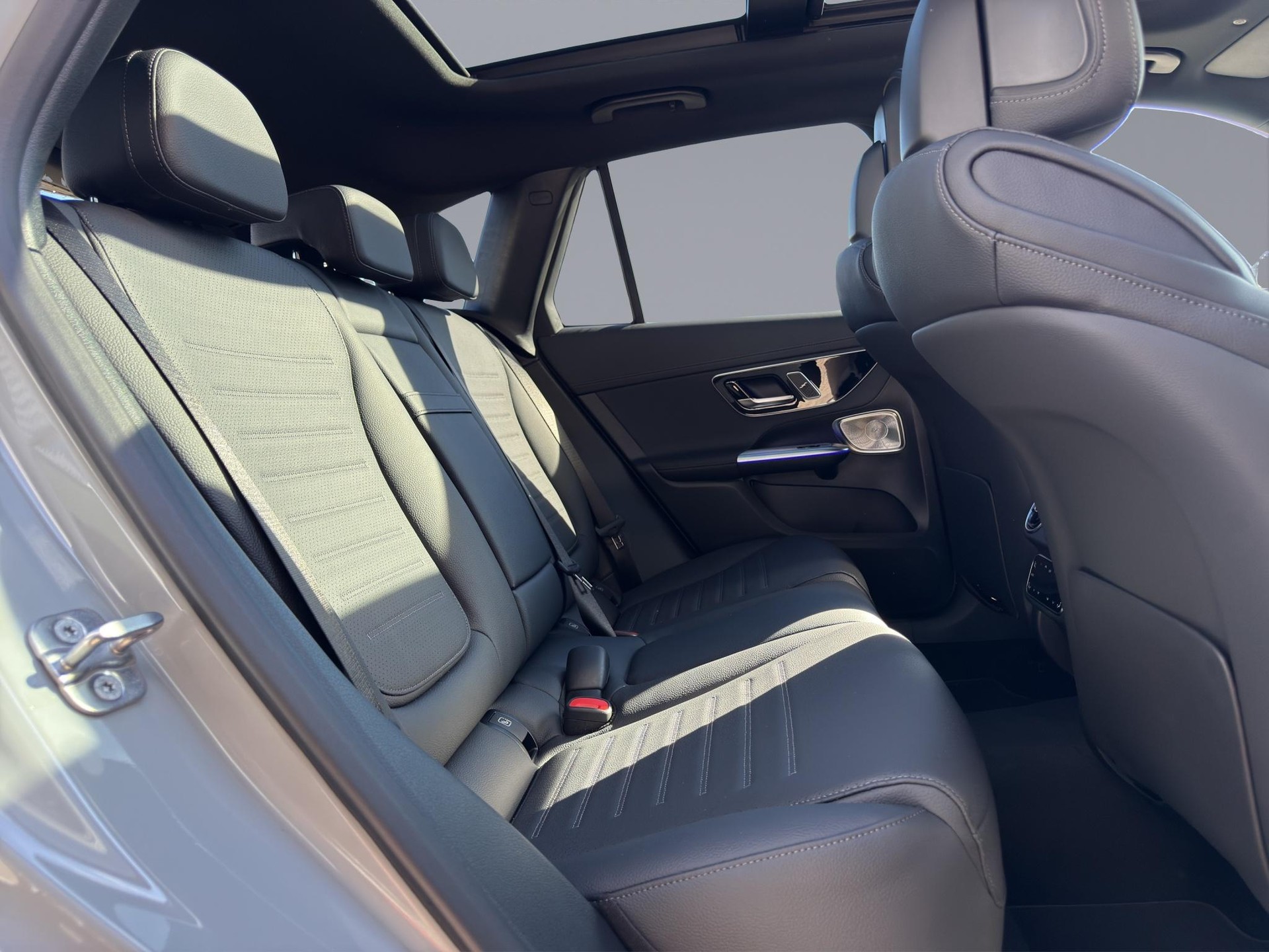 MERCEDES-BENZ GLC 400 e AMG Line 4matic-image-16