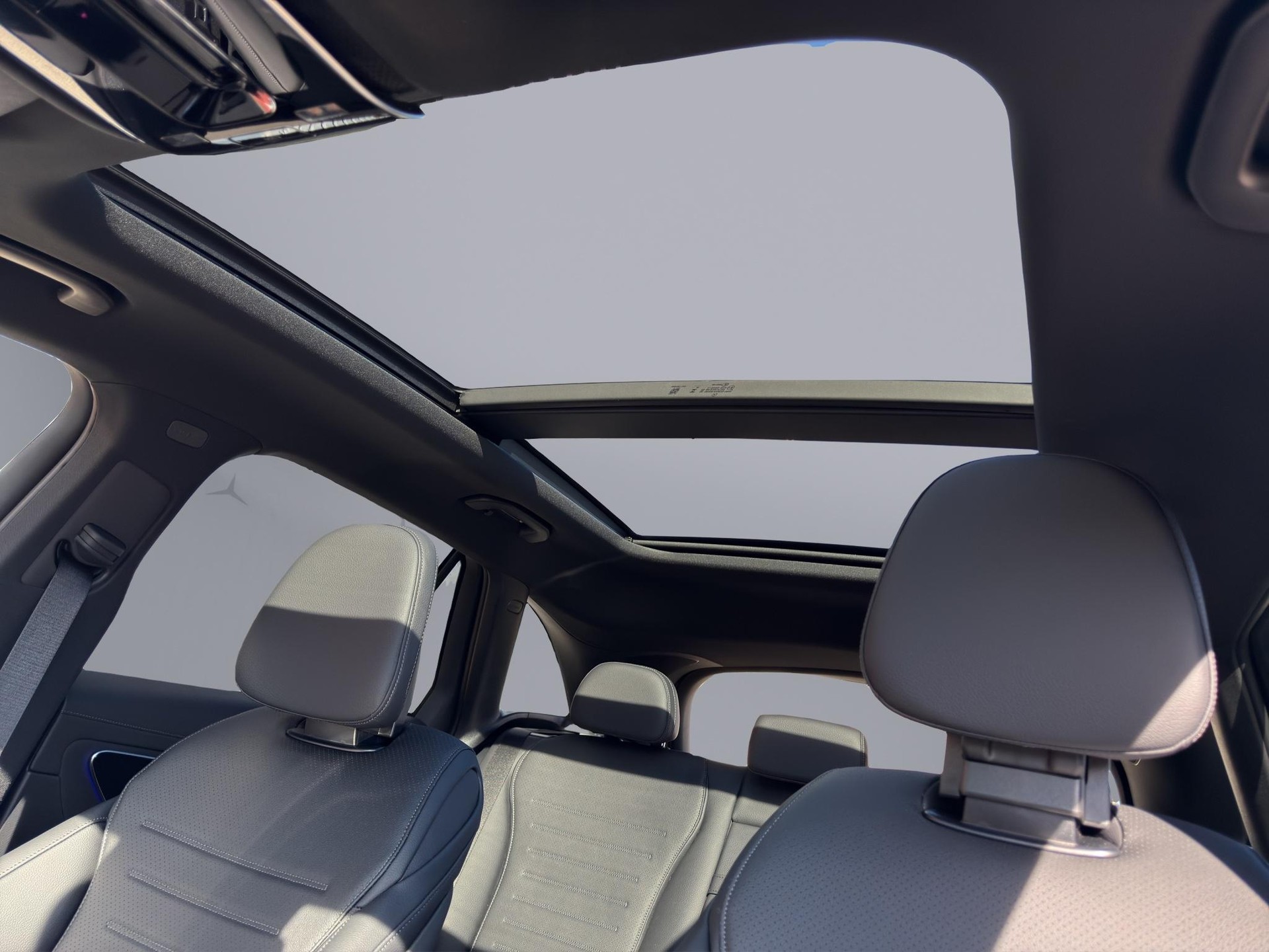 MERCEDES-BENZ GLC 400 e AMG Line 4matic-image-17