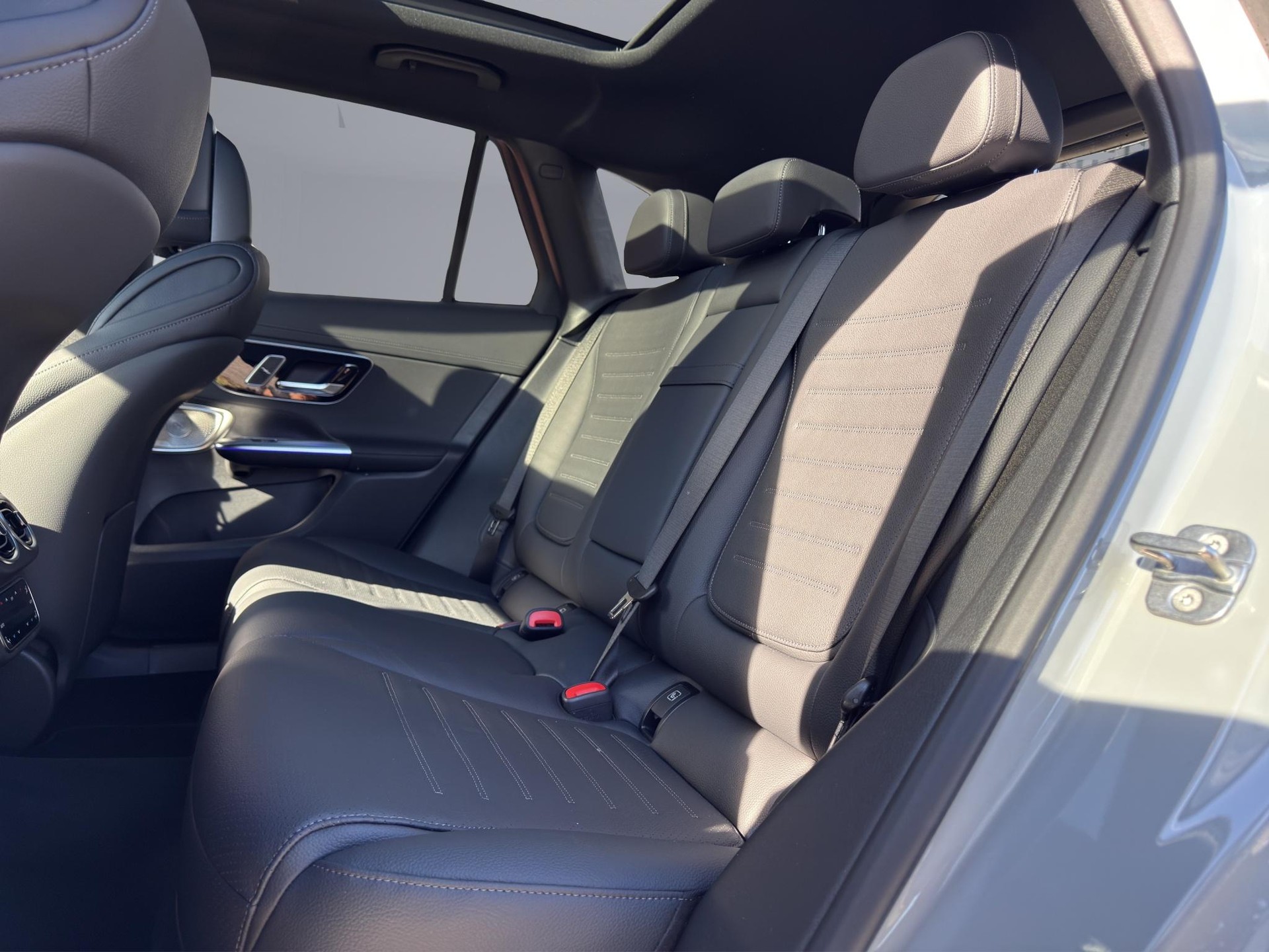 MERCEDES-BENZ GLC 400 e AMG Line 4matic-image-12