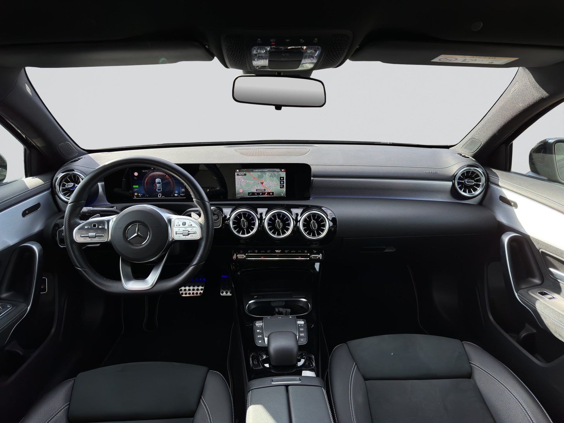 MERCEDES-BENZ A 250e AMG Night 8G-DCT-image-12