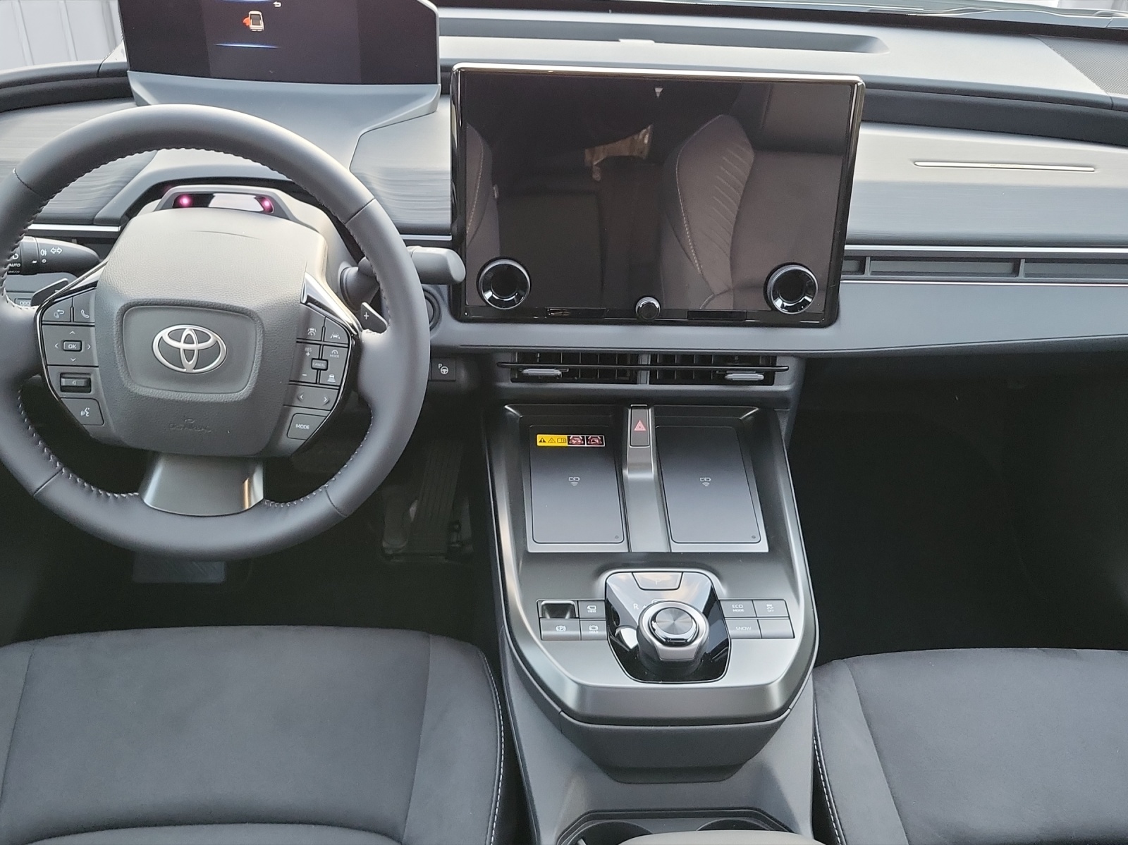 TOYOTA C-HR+ Premium AWD-image-13