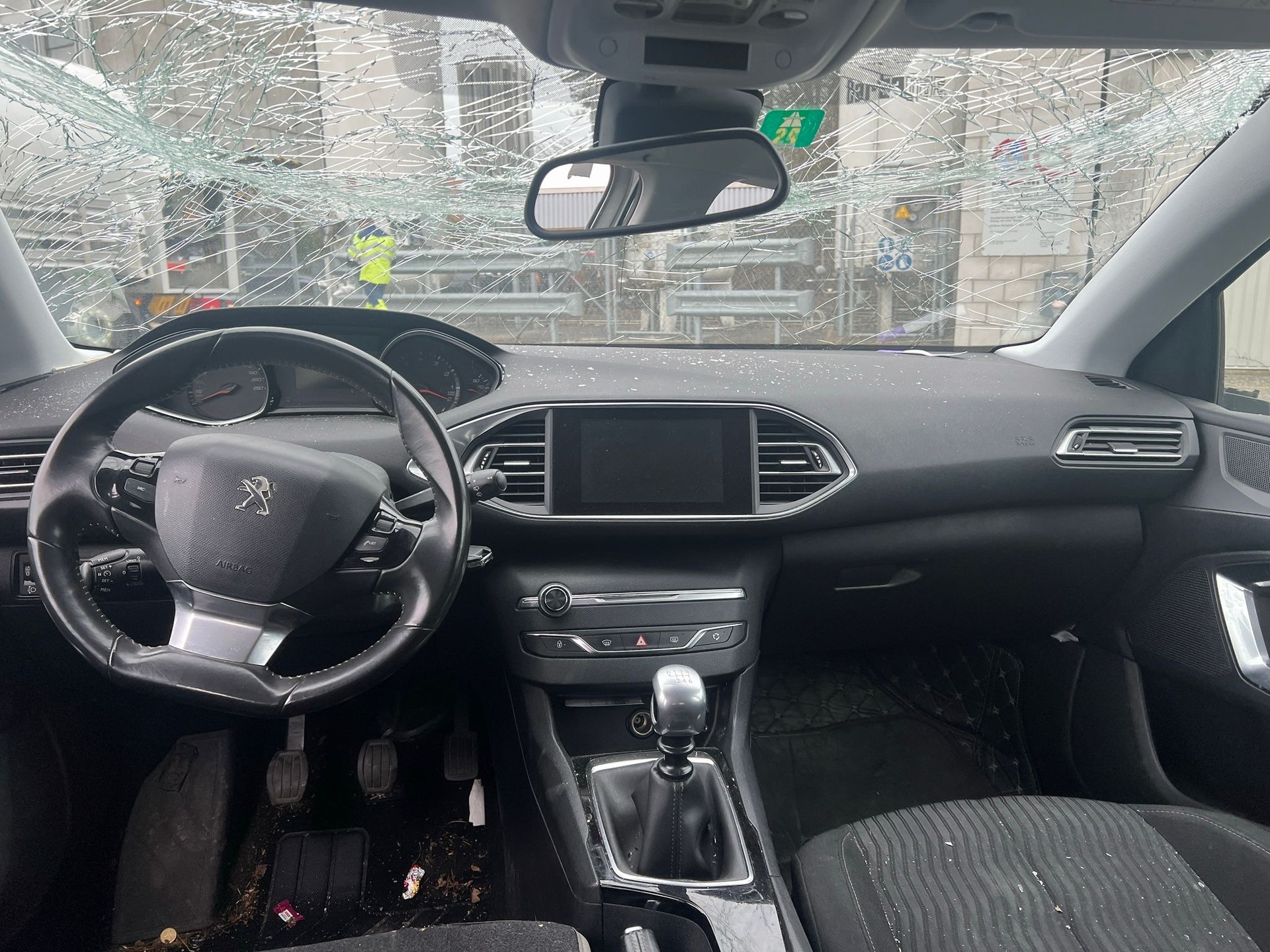 PEUGEOT 308 1.6 THP Active-image-10