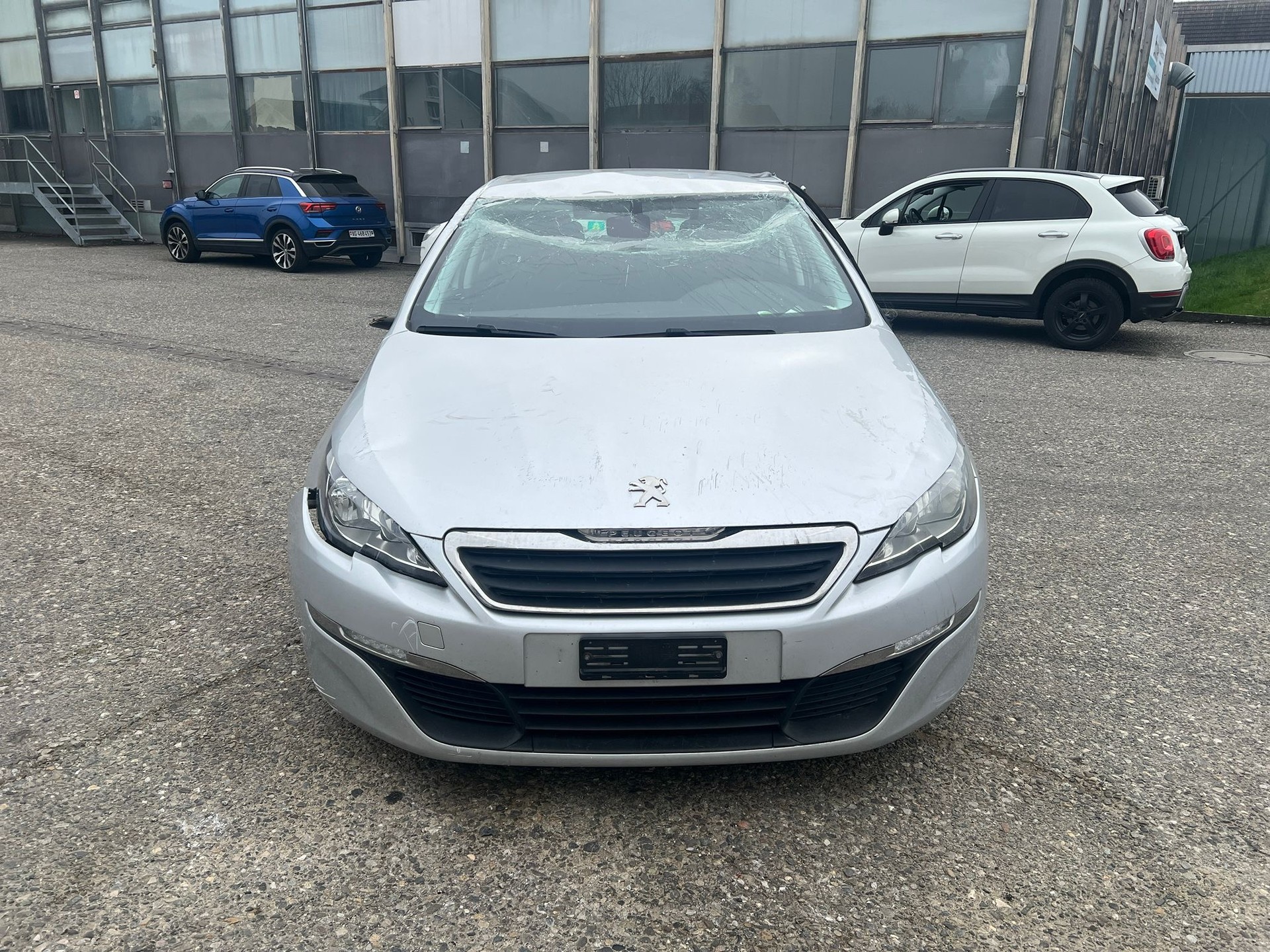 PEUGEOT 308 1.6 THP Active-image-2