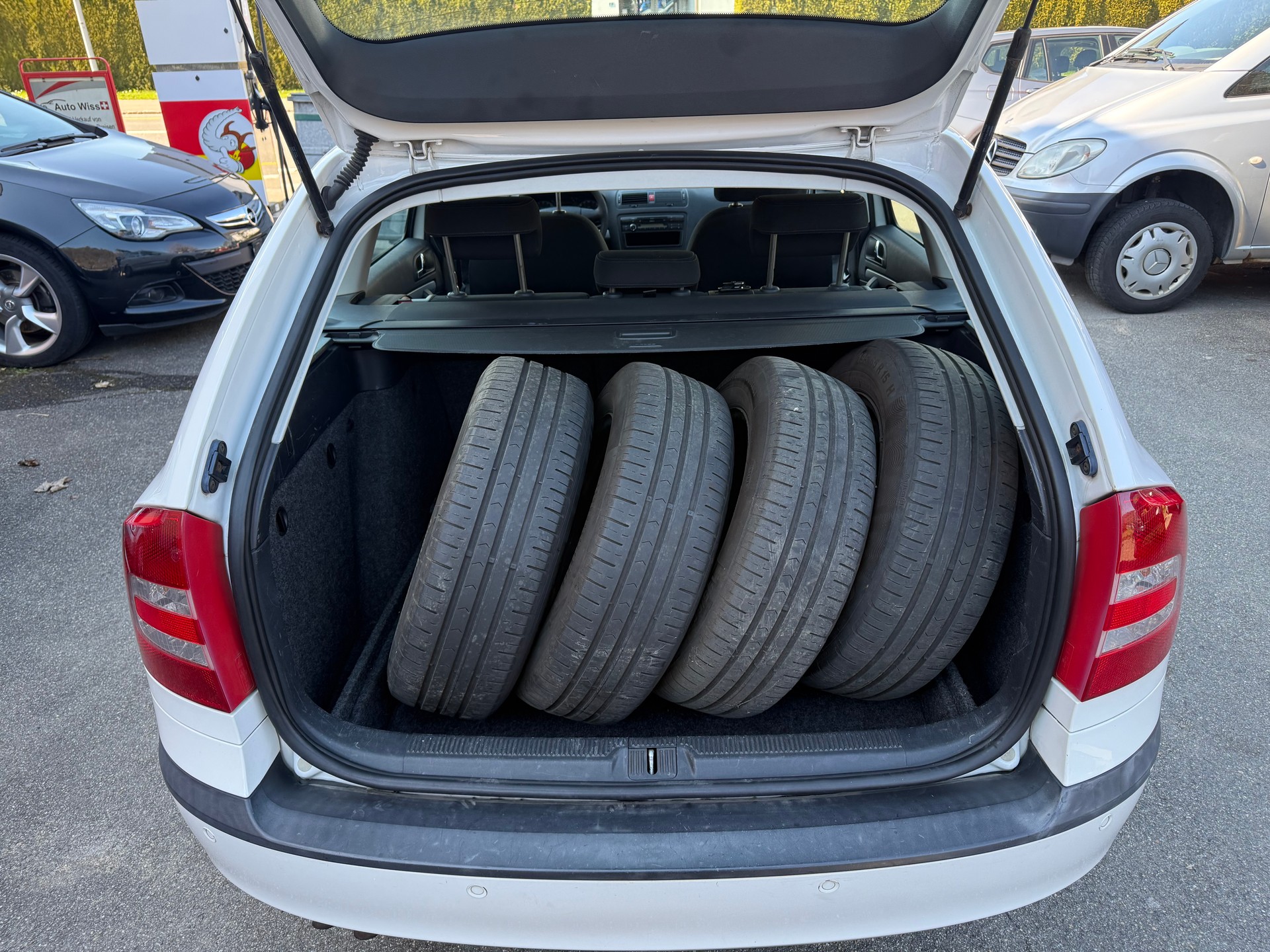 SKODA Octavia 1.9 TDI Swiss Adventure 4x4-image-6